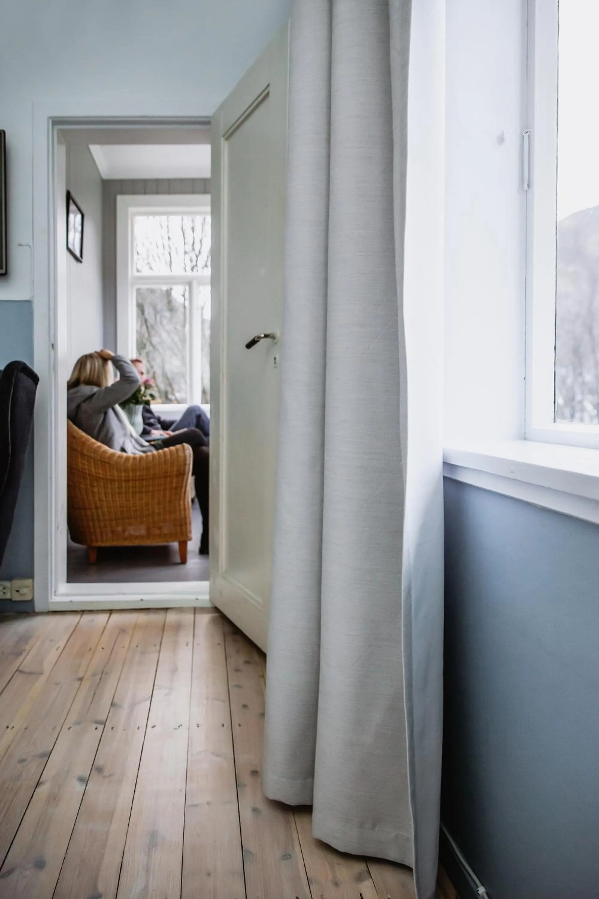Seating area, Bed in Lindstrøm Hotel