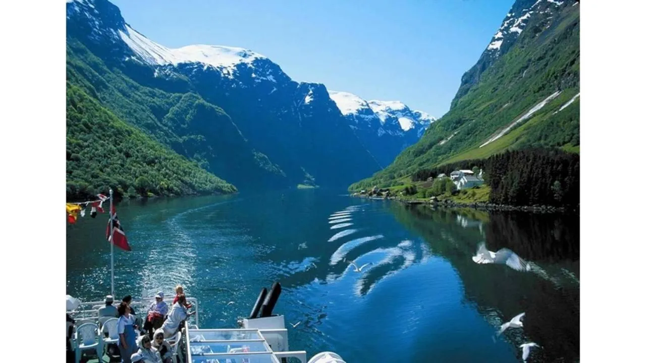 Activities in Lindstrøm Hotel