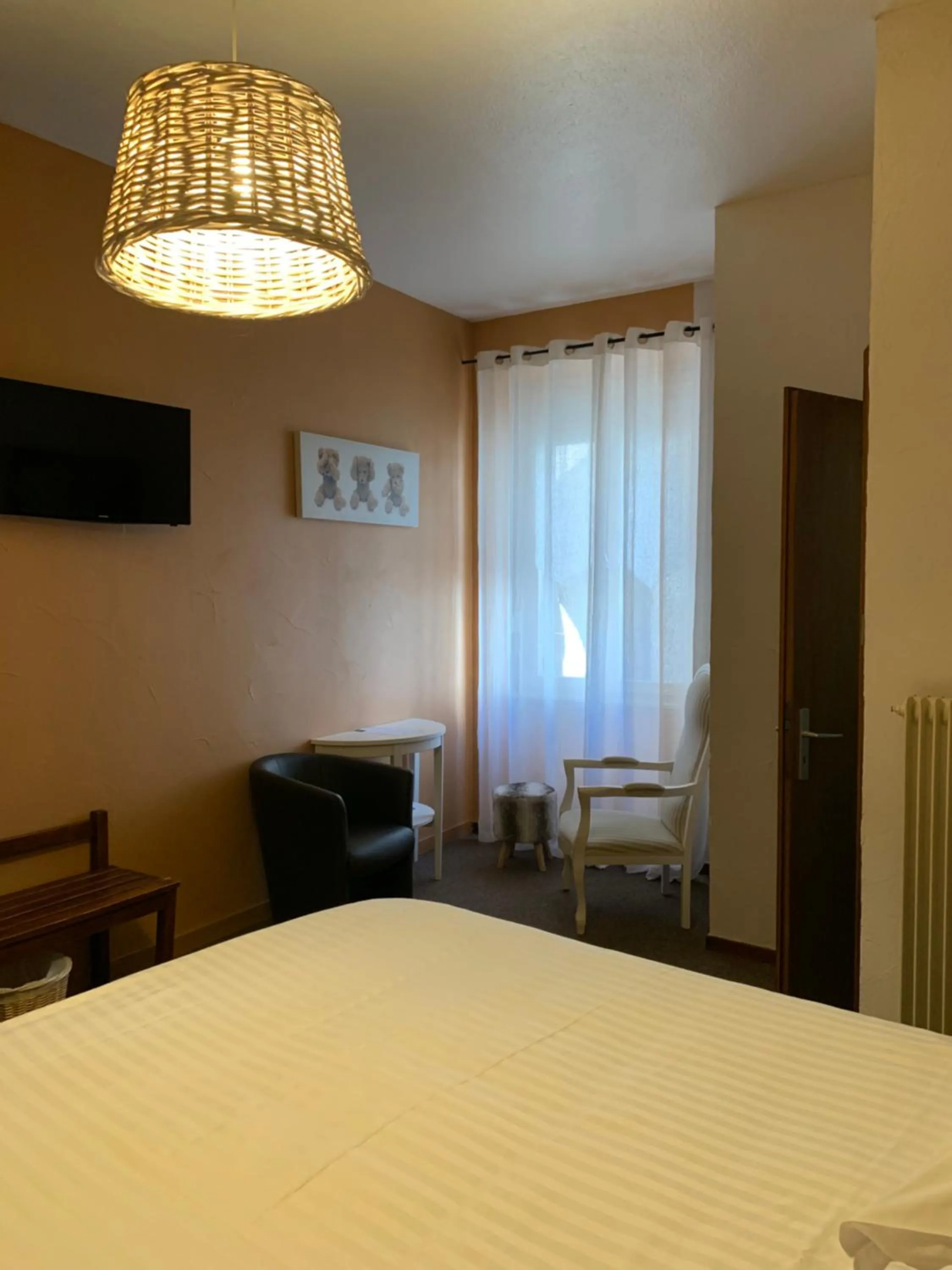 Bedroom, Bed in Hotel SPA Au Cheval Blanc