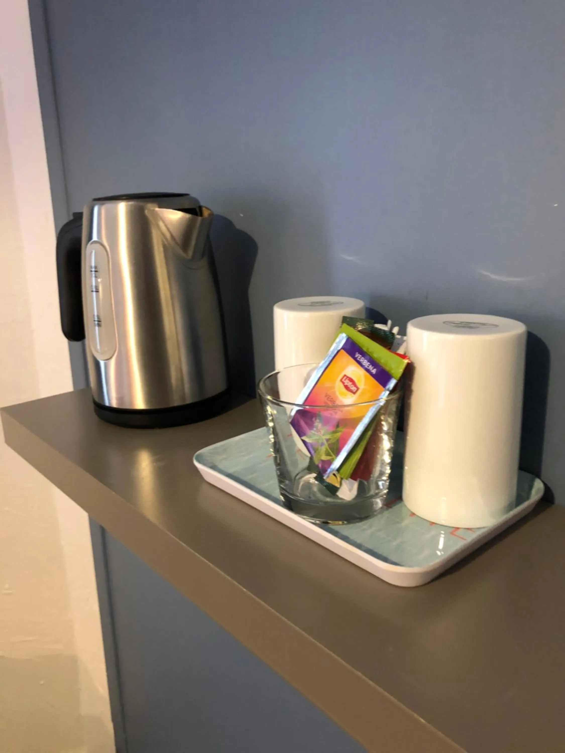 Coffee/tea facilities in Hotel SPA Au Cheval Blanc