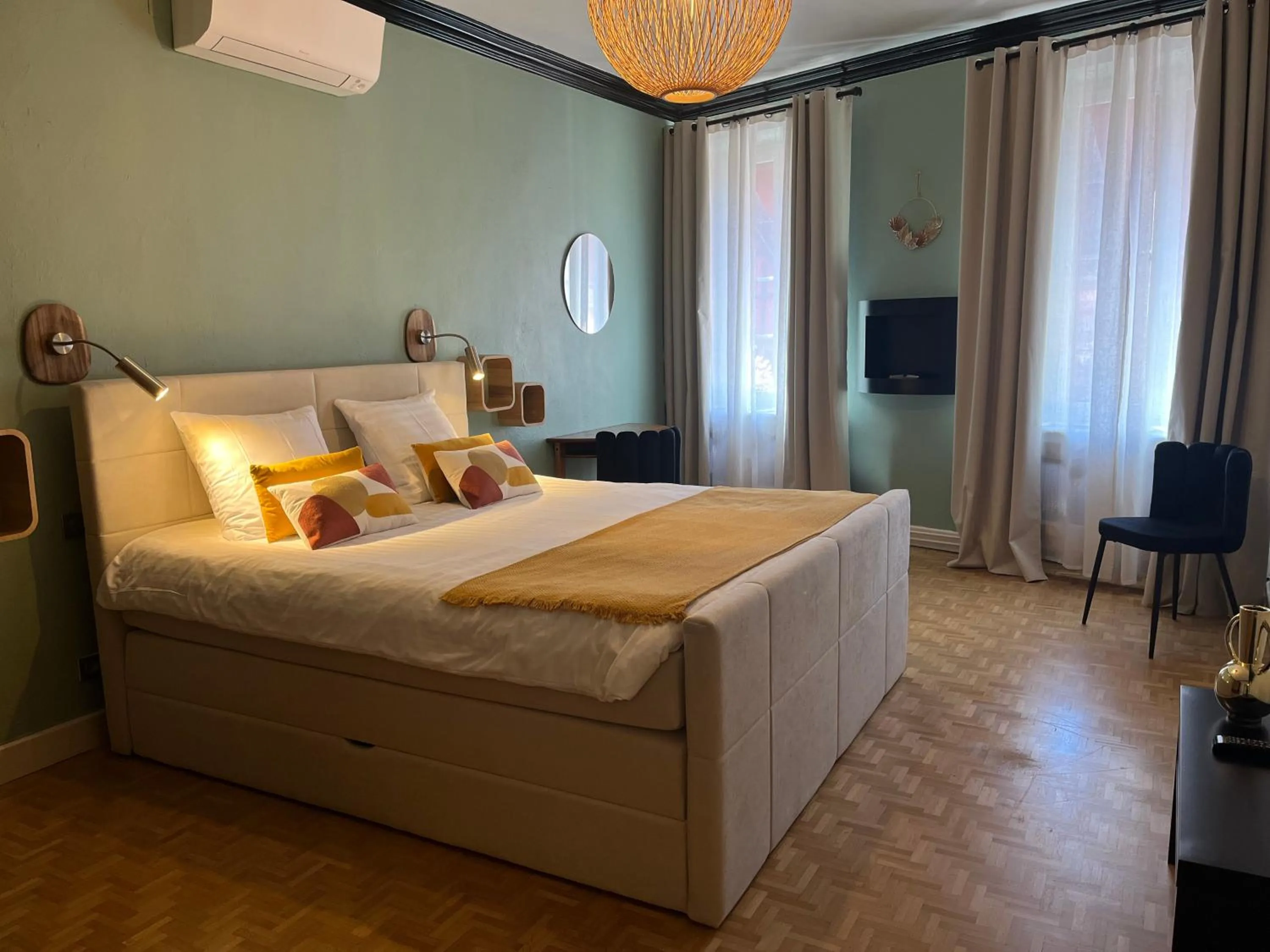 Bed in Hotel SPA Au Cheval Blanc