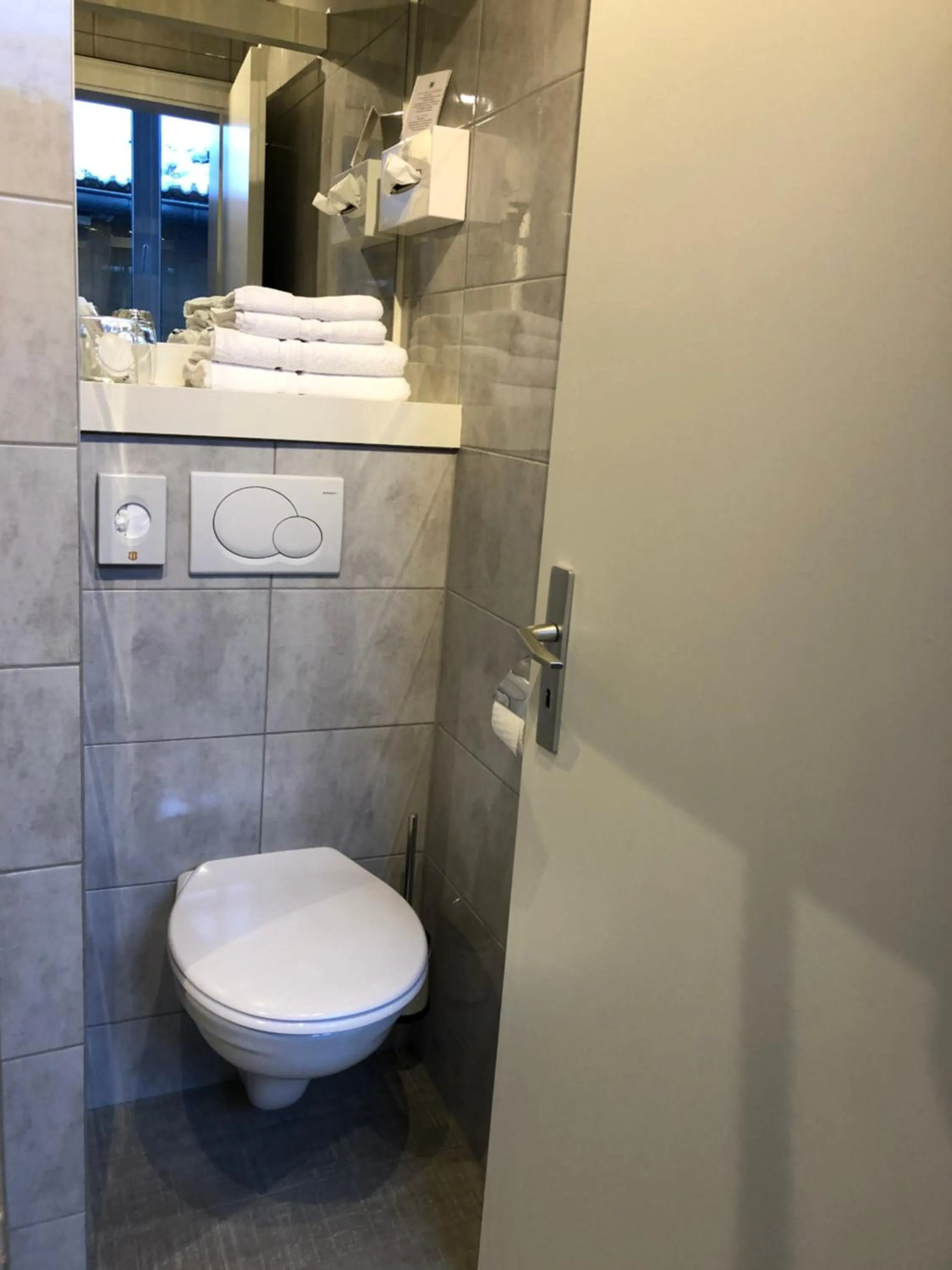 Bathroom in Hotel SPA Au Cheval Blanc