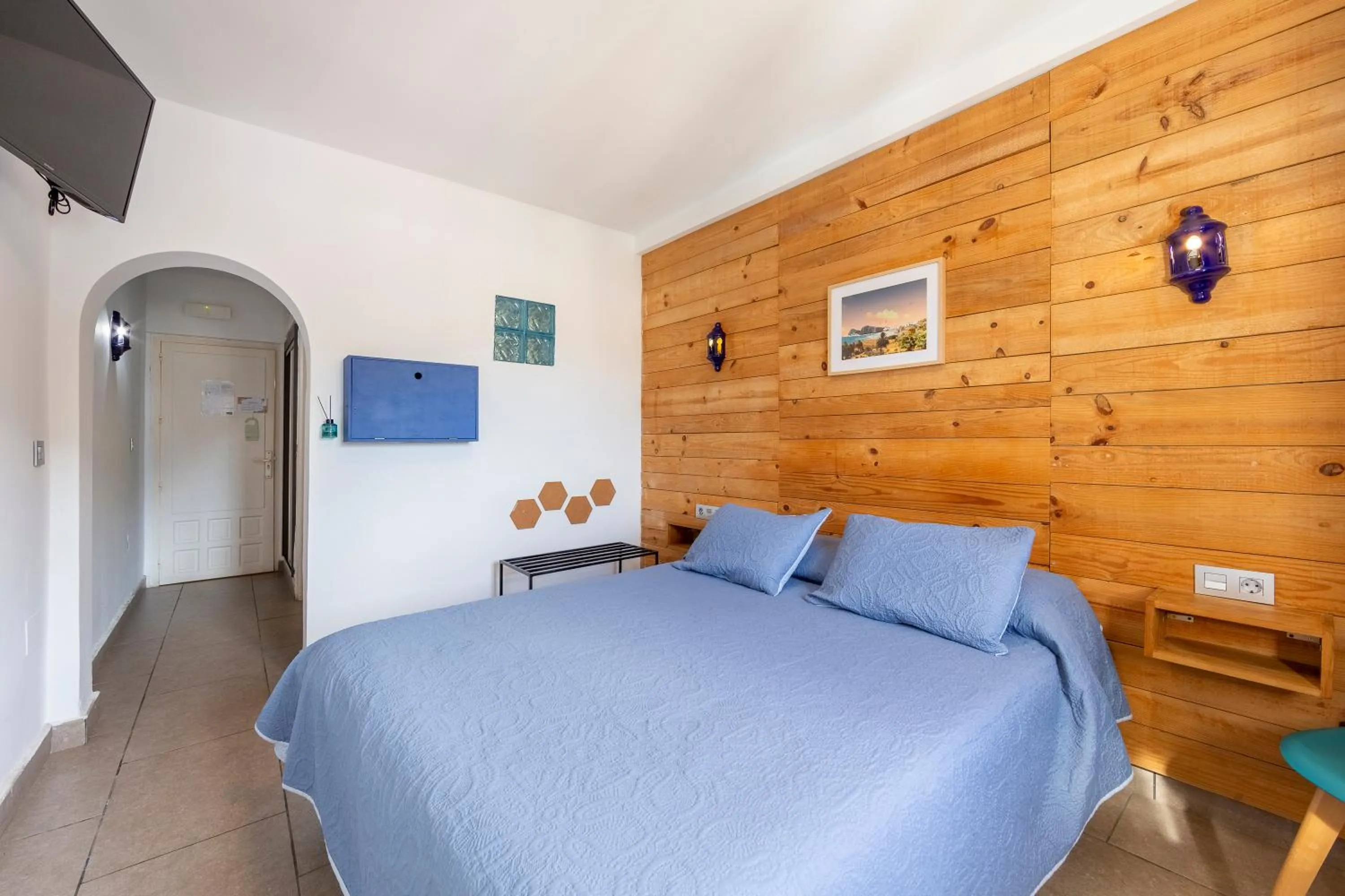 Photo of the whole room, Bed in Boutique Hotel El Olivar