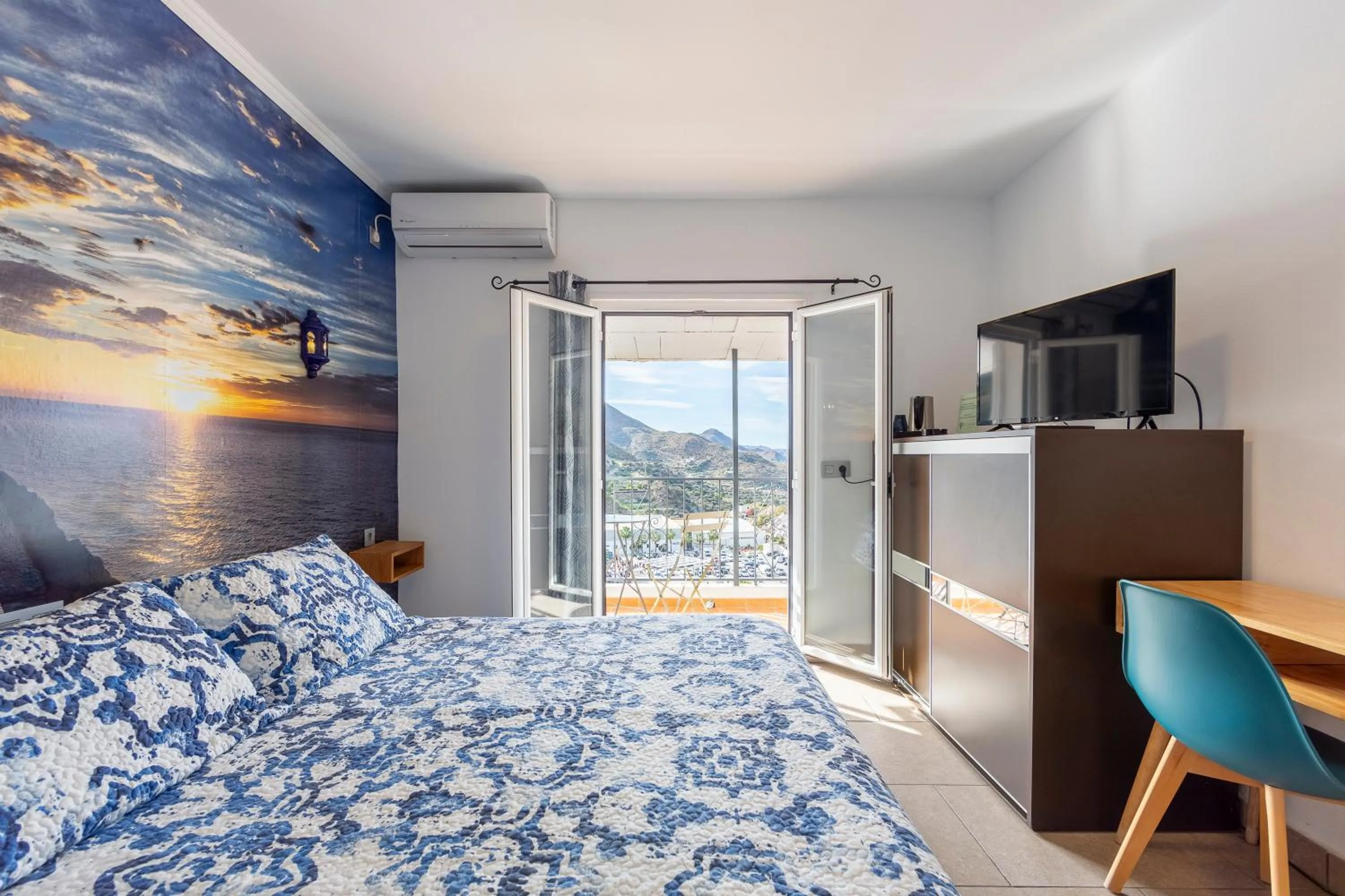 Photo of the whole room, Bed in Boutique Hotel El Olivar