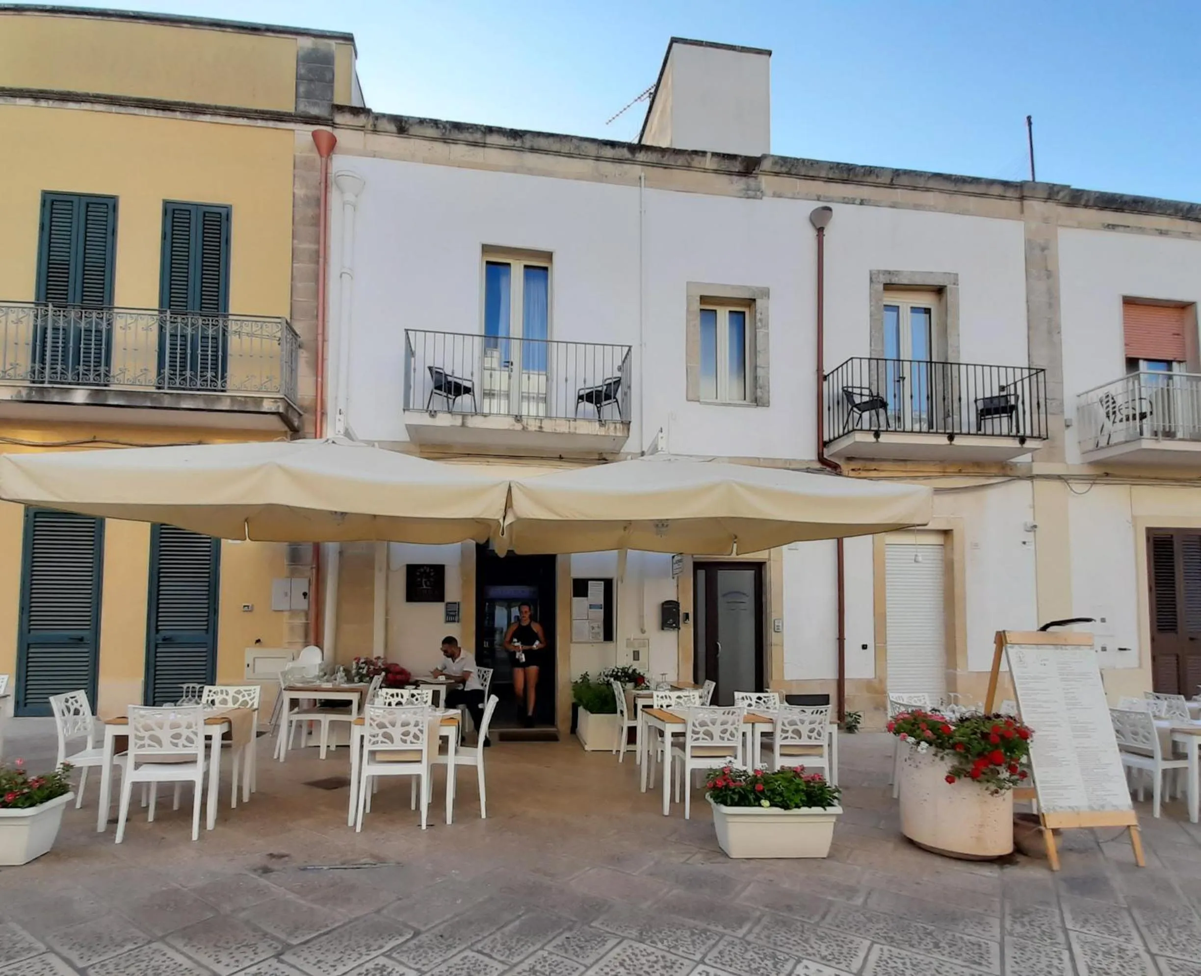 Property building in Mediterraneo Camere