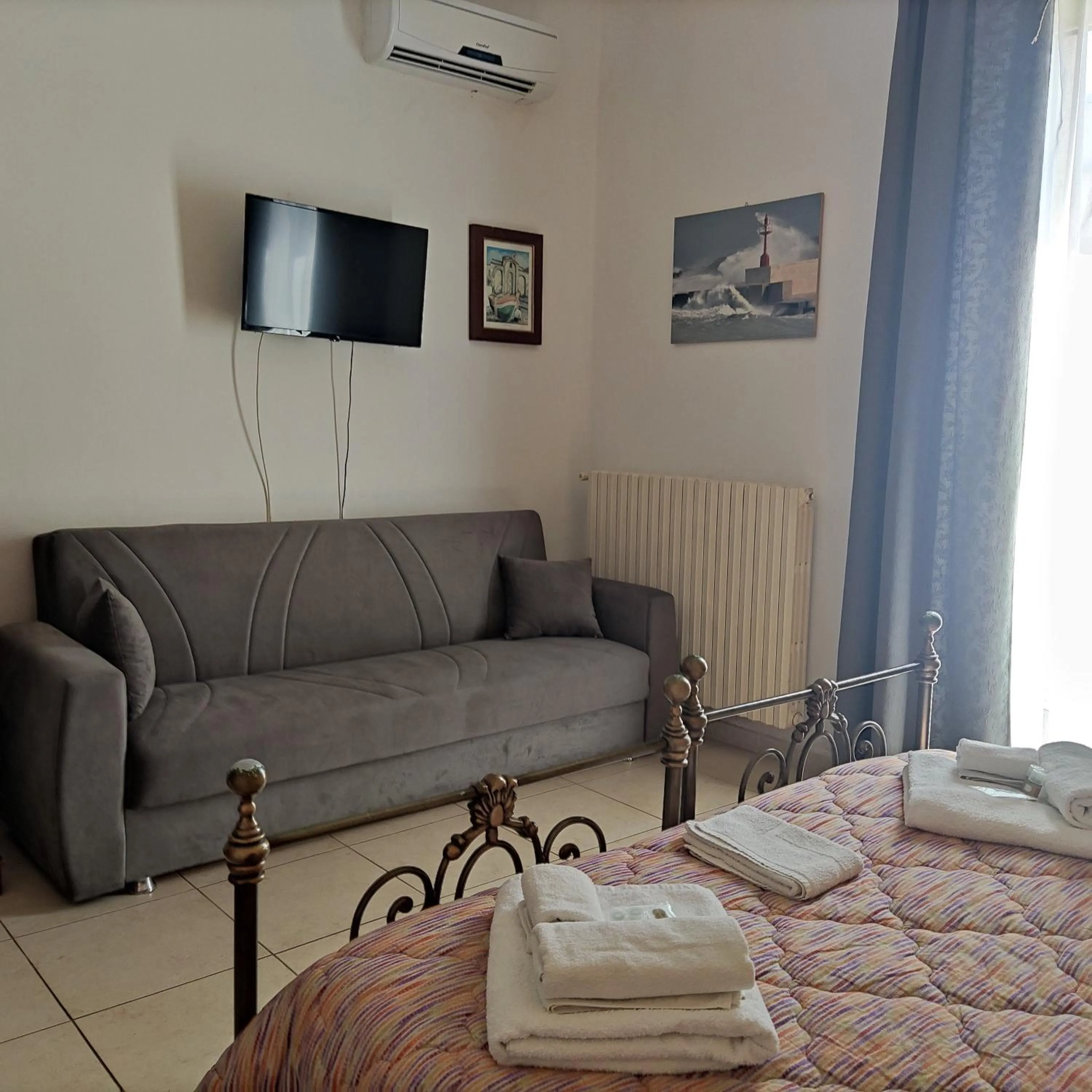 Bedroom, Bed in Mediterraneo Camere