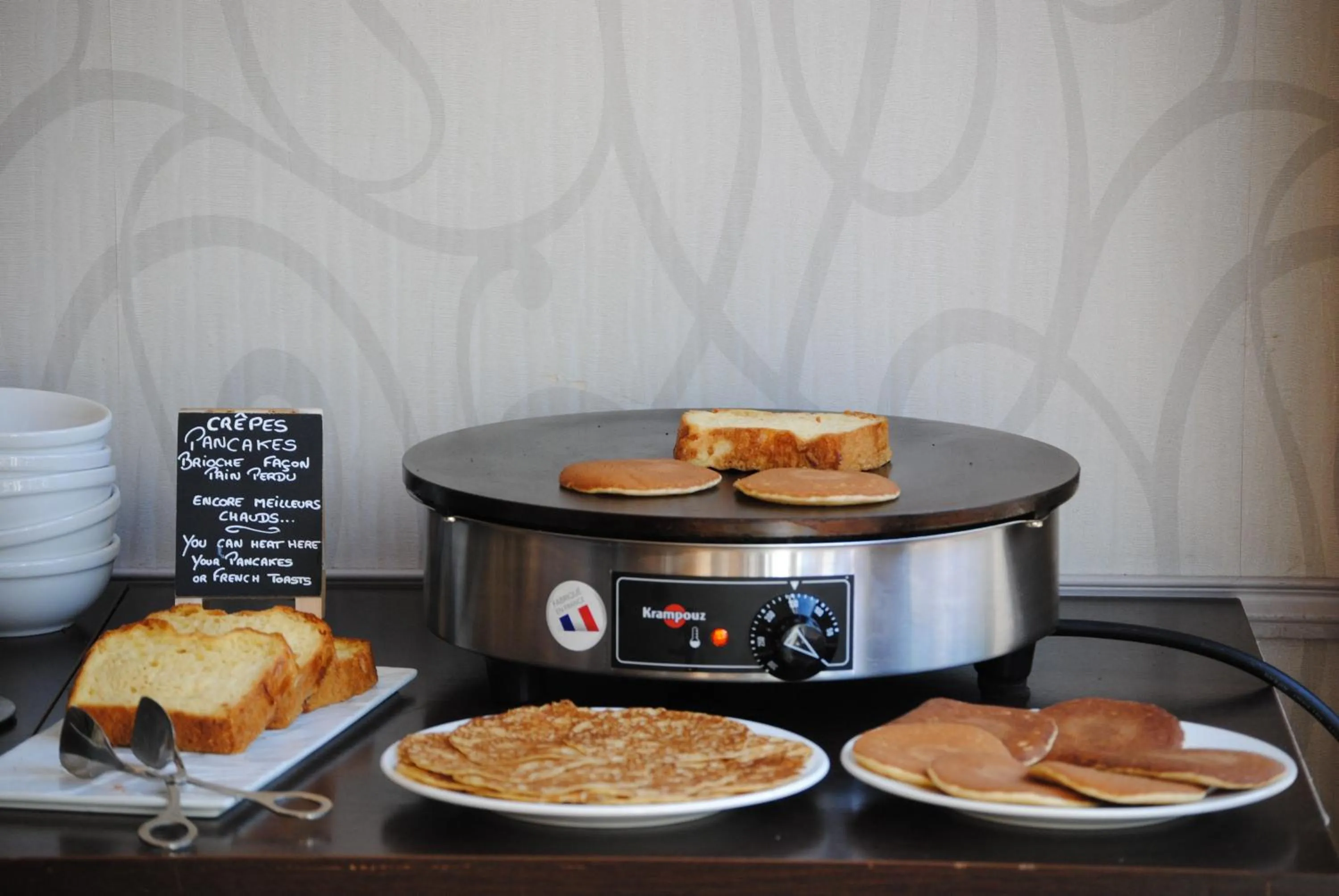 Buffet breakfast in Résidence du Grand Hôtel