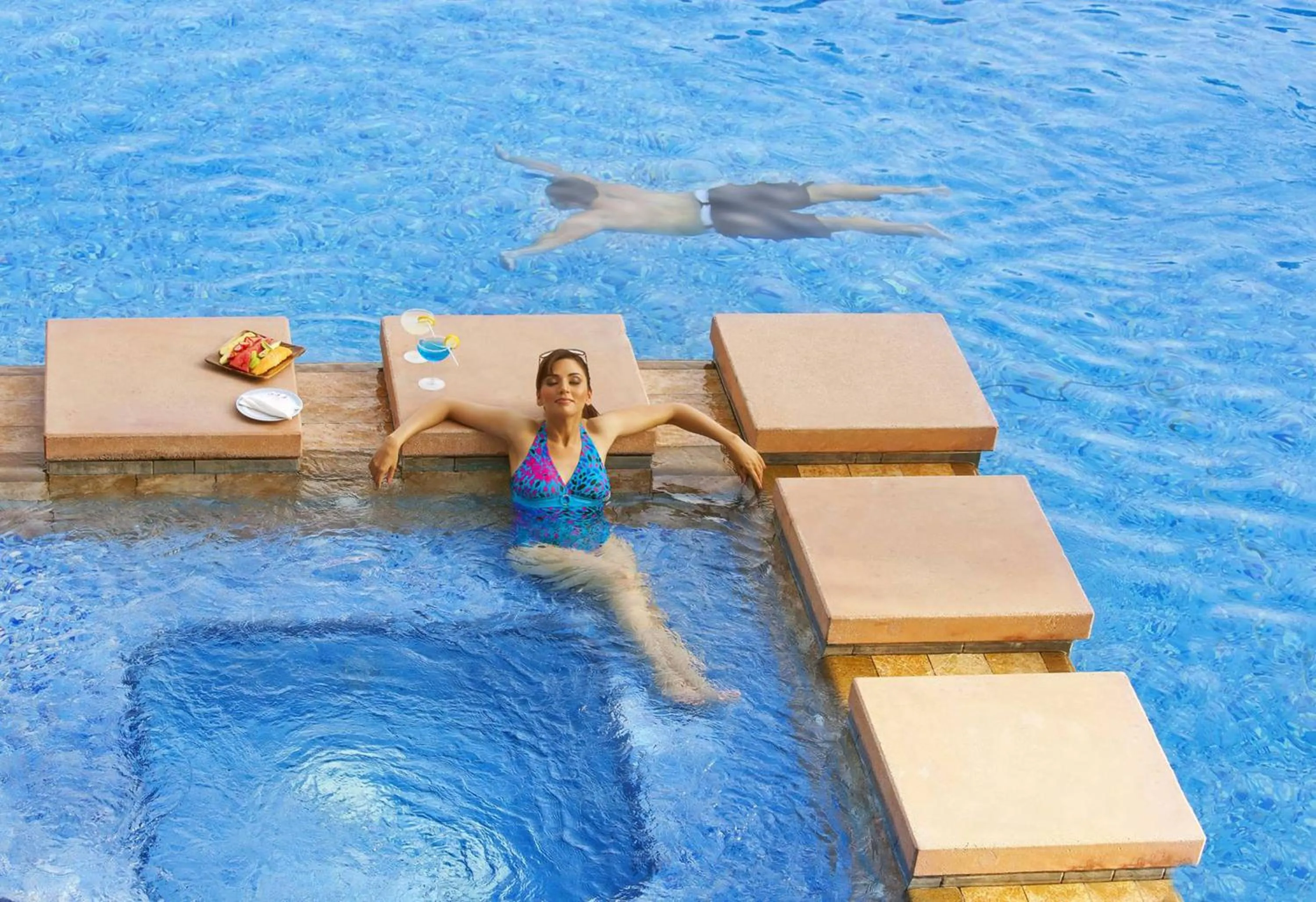 Swimming pool in Gulf Executive Residence