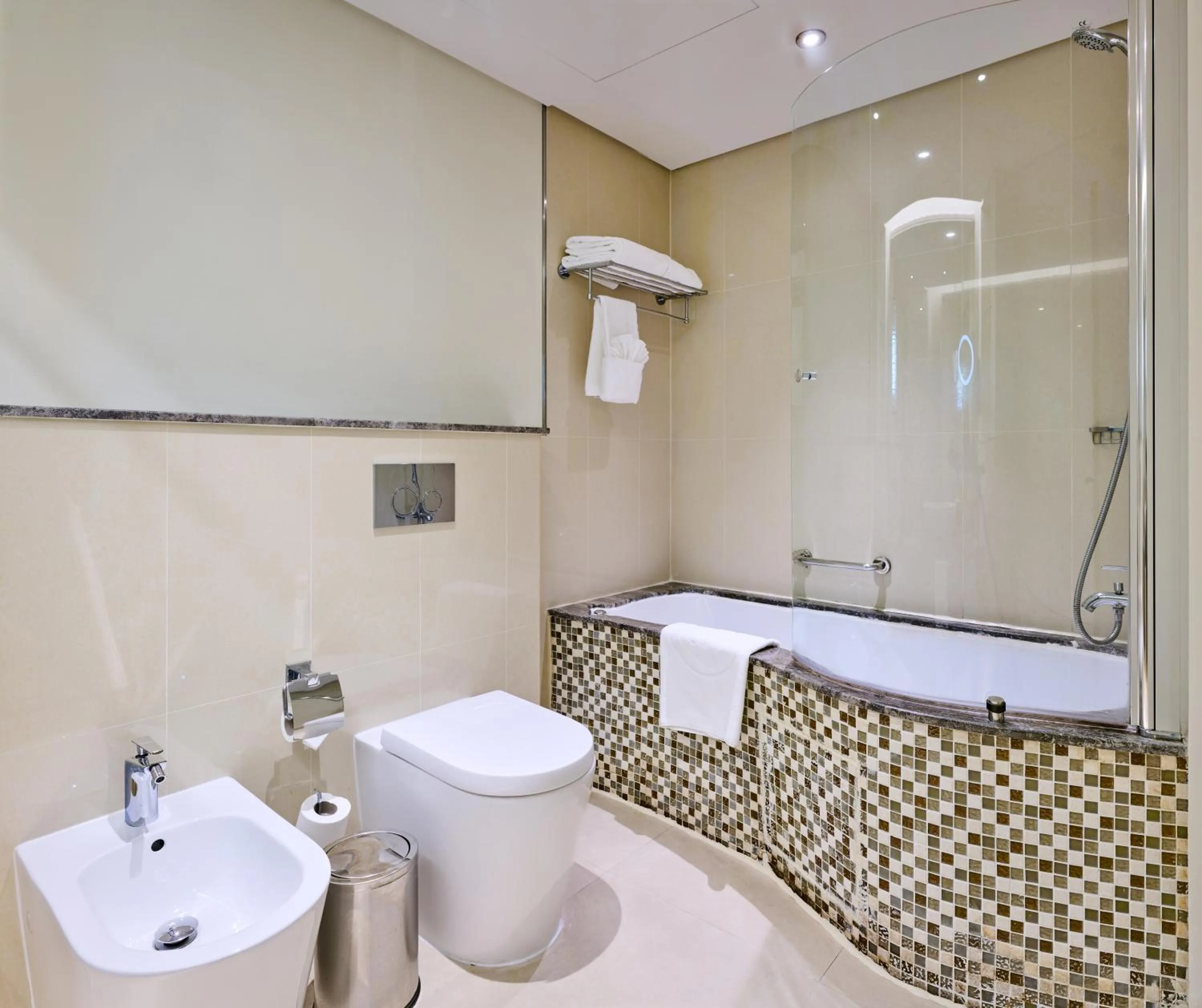 Shower in Gulf Executive Residence