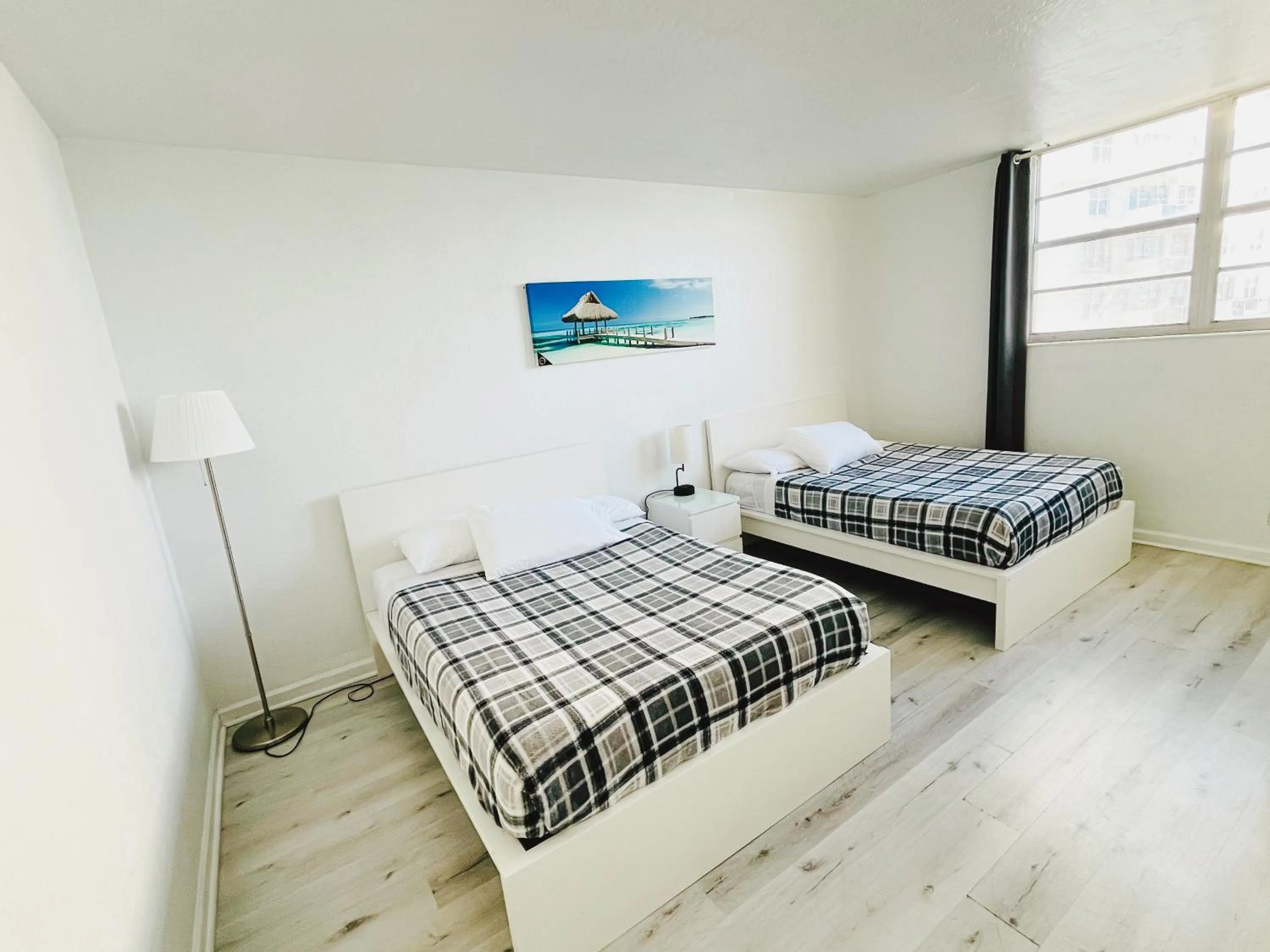 Bed in Hallandale Condo, Partial Ocean View Direct Beach and Pool Access Hollywood Beach