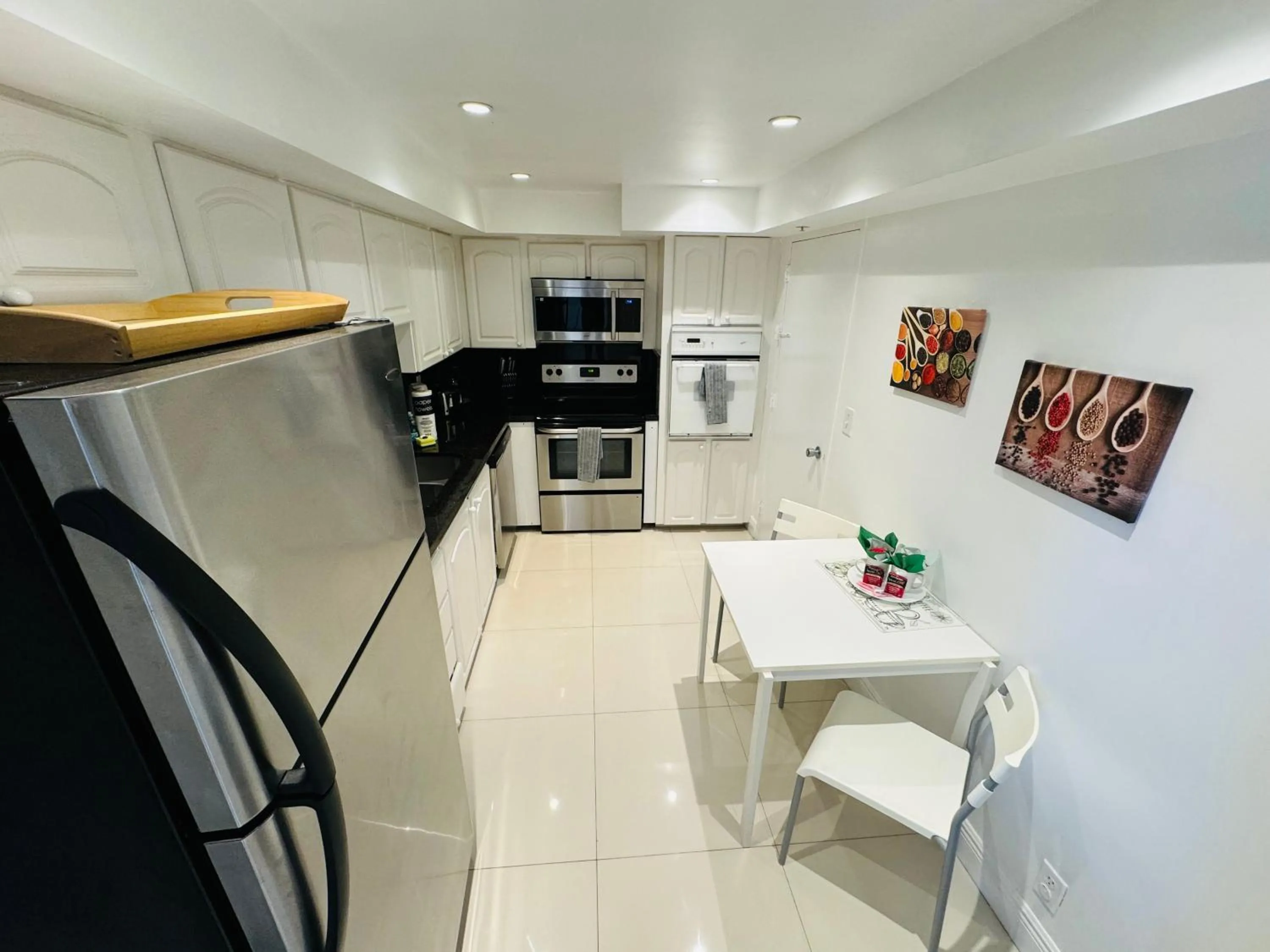 Hallandale Condo, Partial Ocean View Direct Beach and Pool Access Hollywood Beach