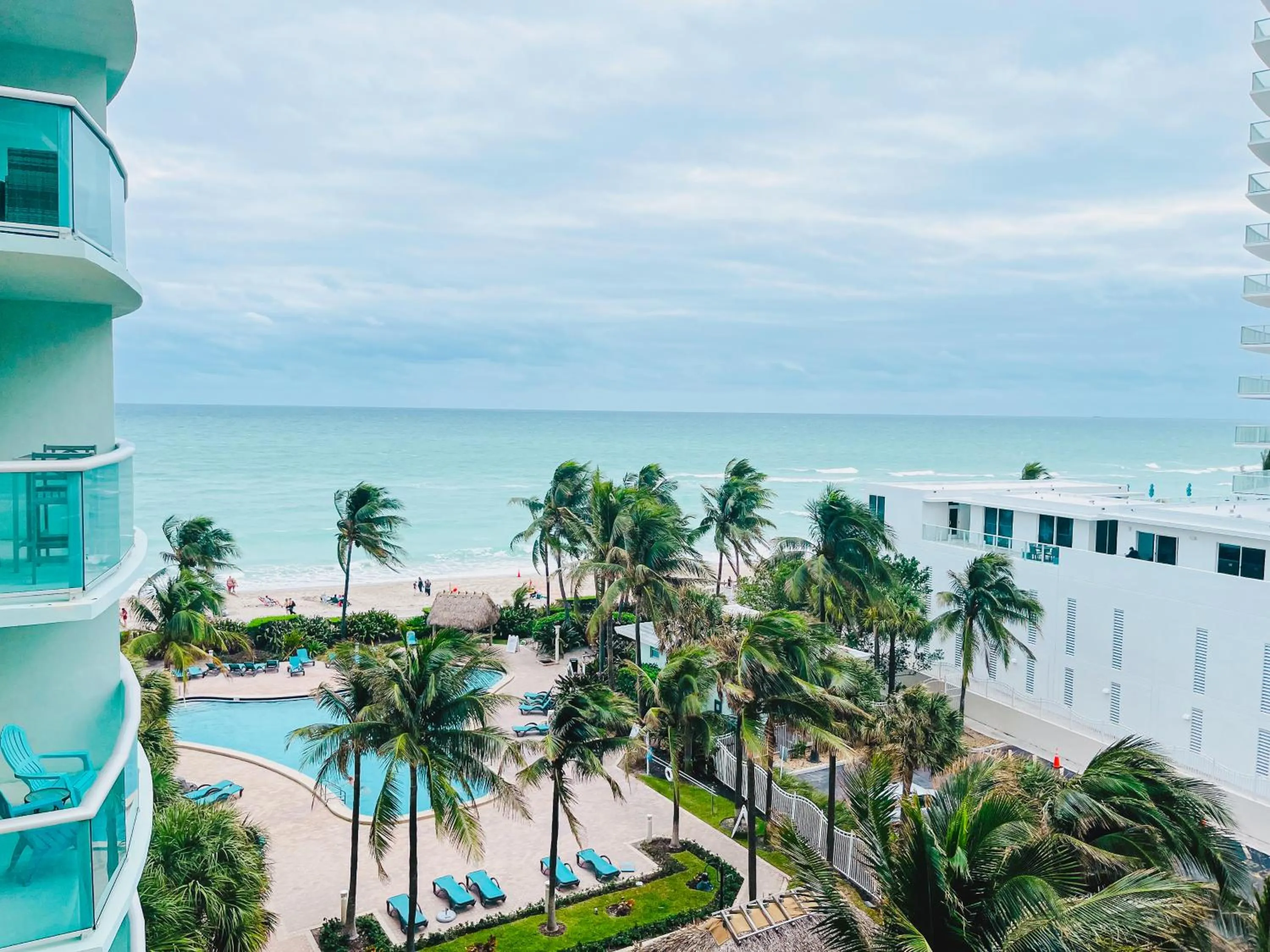 Hallandale Condo, Partial Ocean View Direct Beach and Pool Access Hollywood Beach