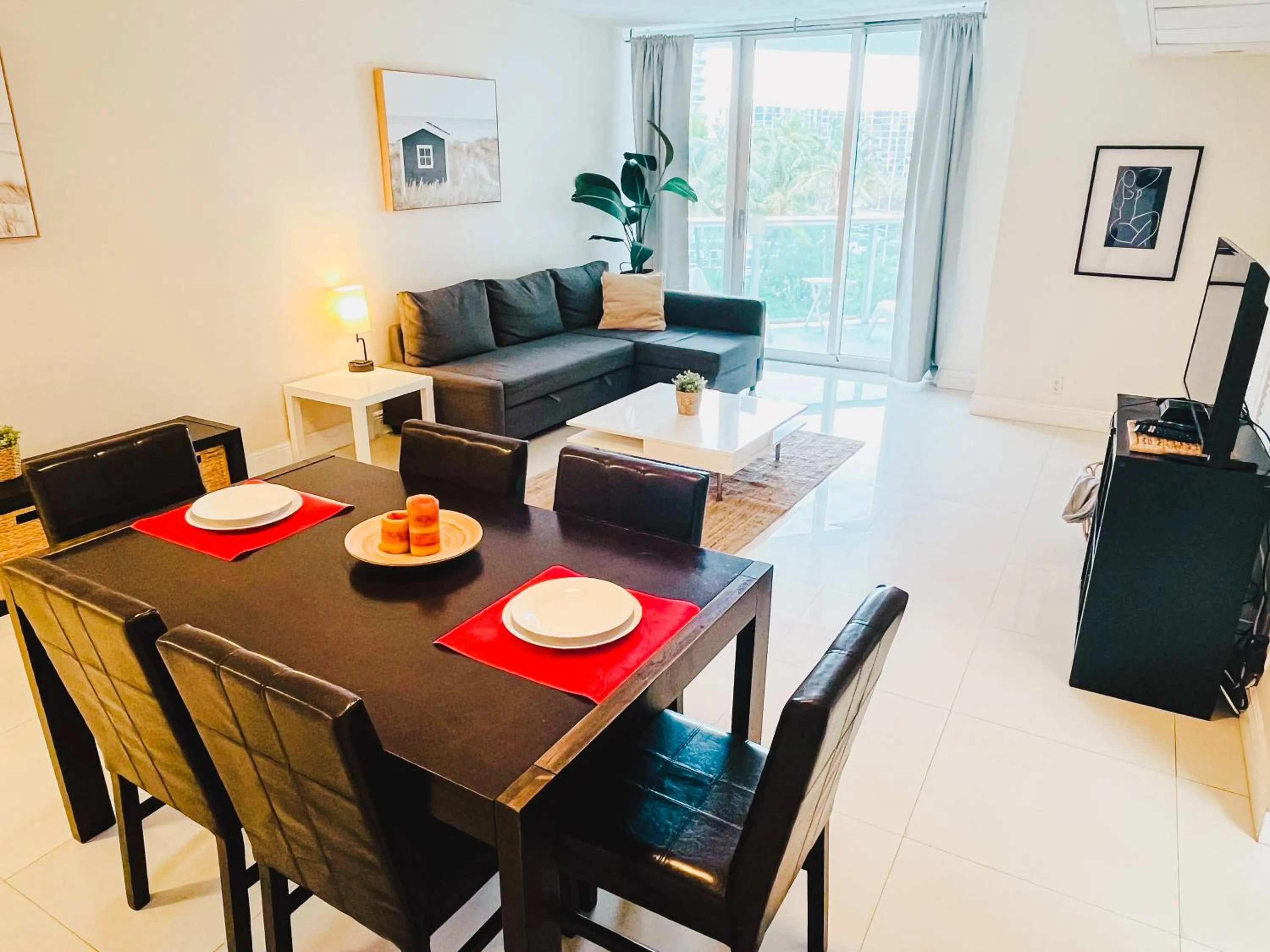 Hallandale Condo, Partial Ocean View Direct Beach and Pool Access Hollywood Beach