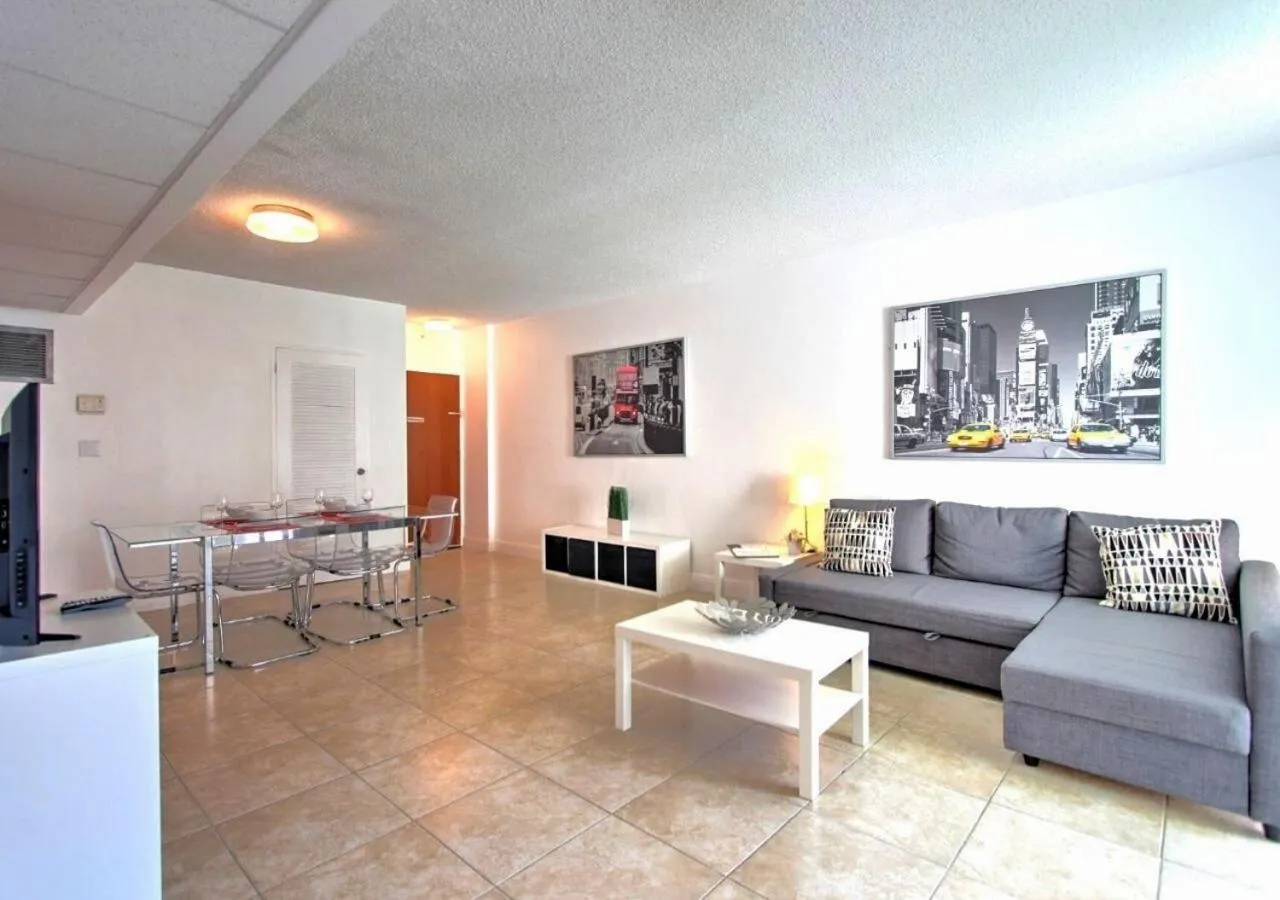 Hallandale Condo, Partial Ocean View Direct Beach and Pool Access Hollywood Beach