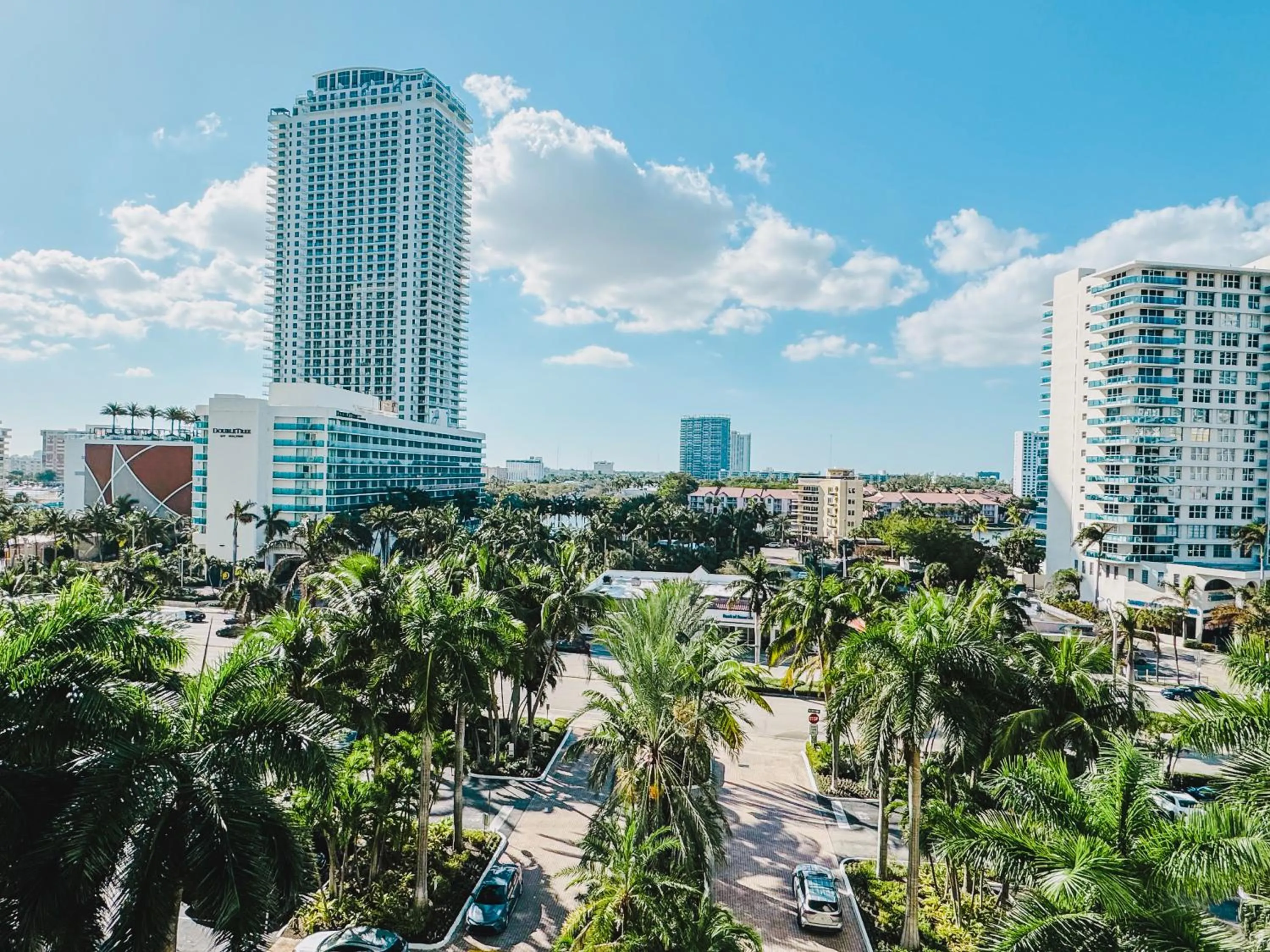 Hallandale Condo, Partial Ocean View Direct Beach and Pool Access Hollywood Beach