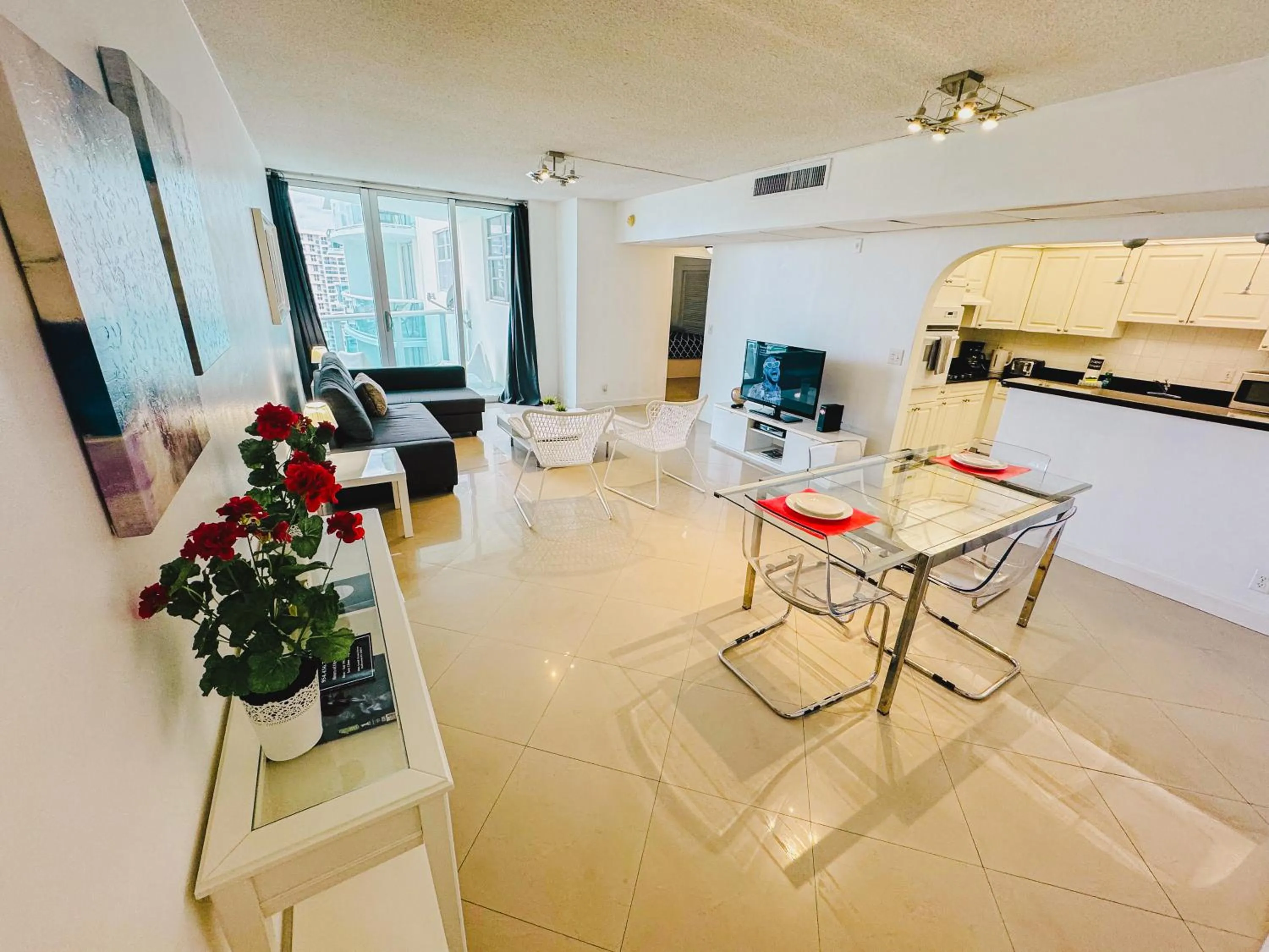 Hallandale Condo, Partial Ocean View Direct Beach and Pool Access Hollywood Beach