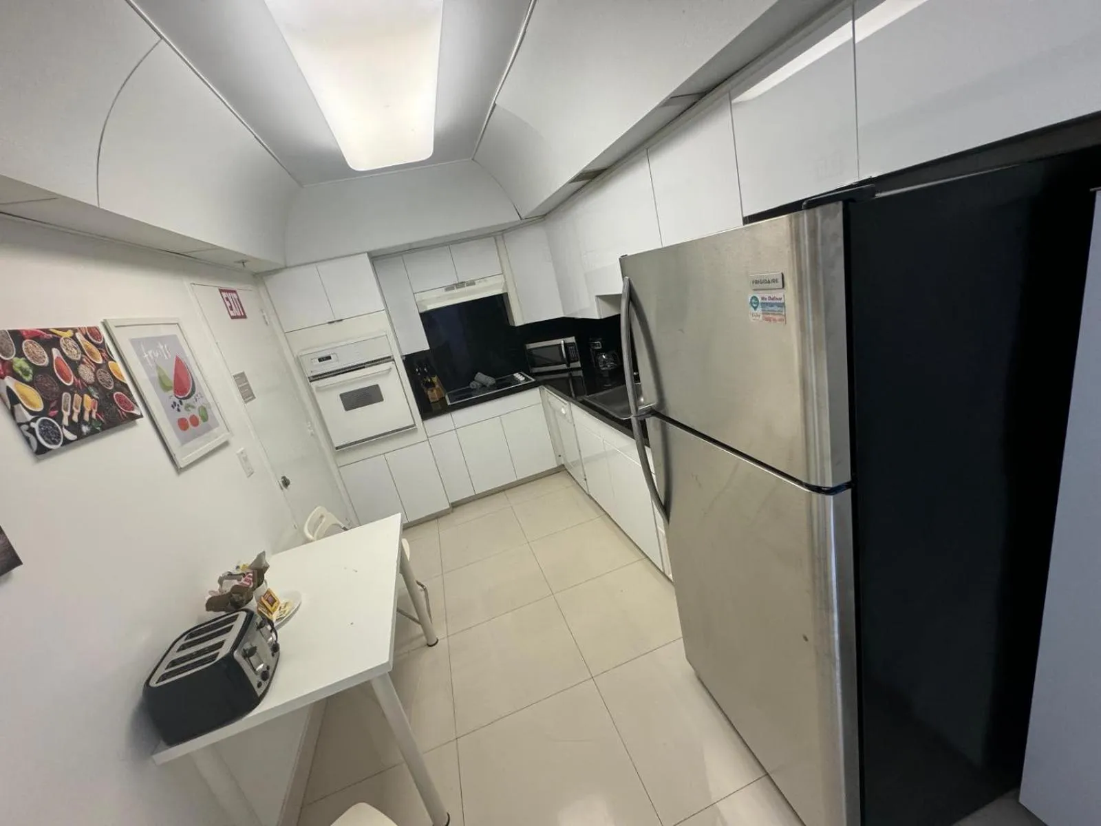 Hallandale Condo, Partial Ocean View Direct Beach and Pool Access Hollywood Beach