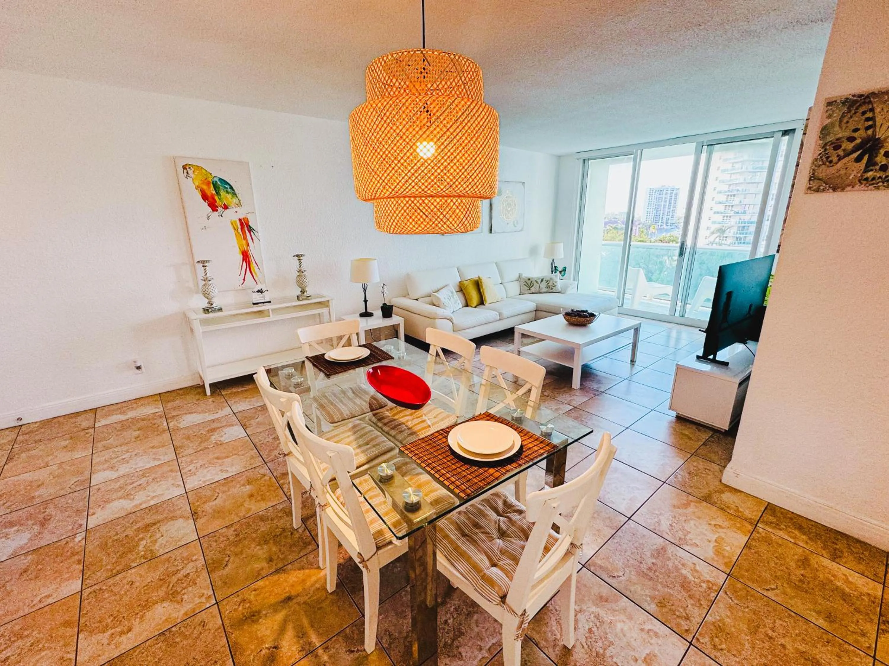 Hallandale Condo, Partial Ocean View Direct Beach and Pool Access Hollywood Beach