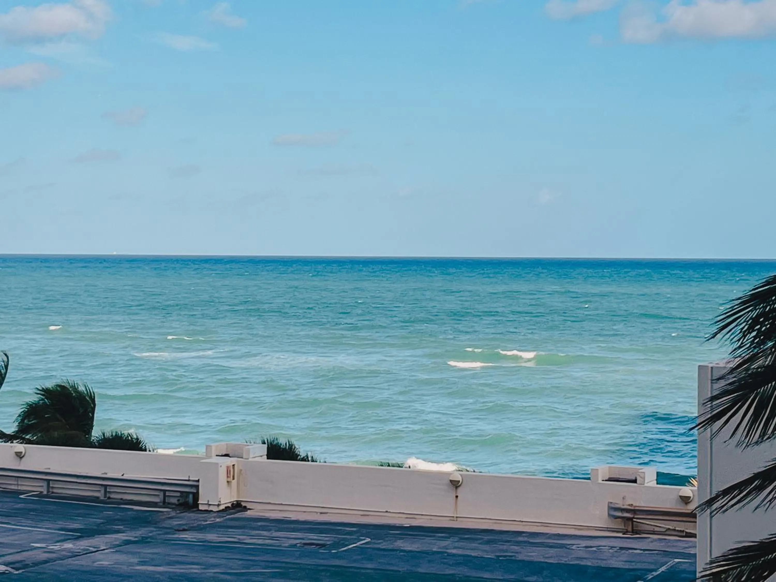 Hallandale Condo, Partial Ocean View Direct Beach and Pool Access Hollywood Beach