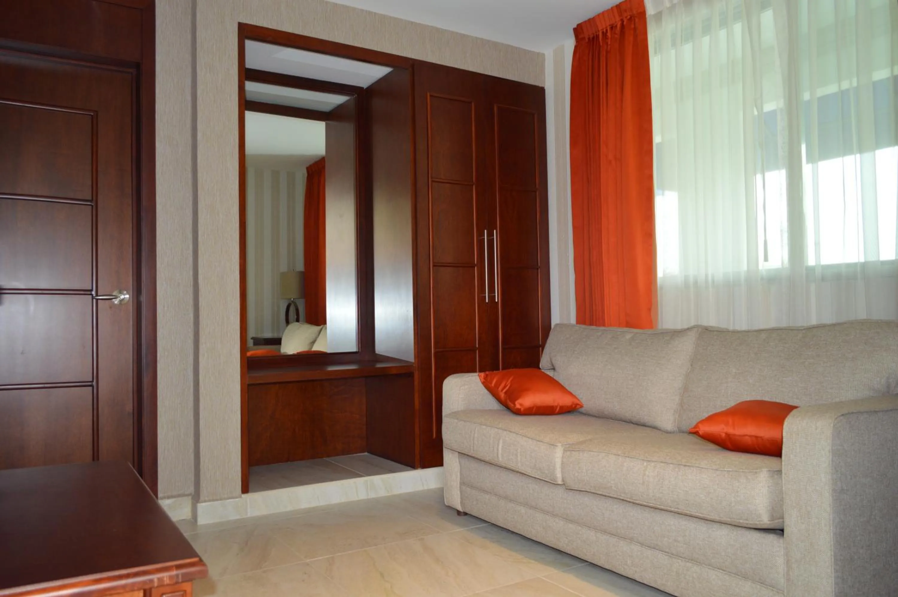 wardrobe in hotel villa magna poza rica