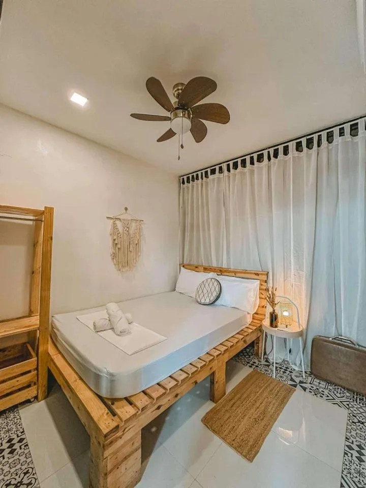 Bed in Michel'inn Coron