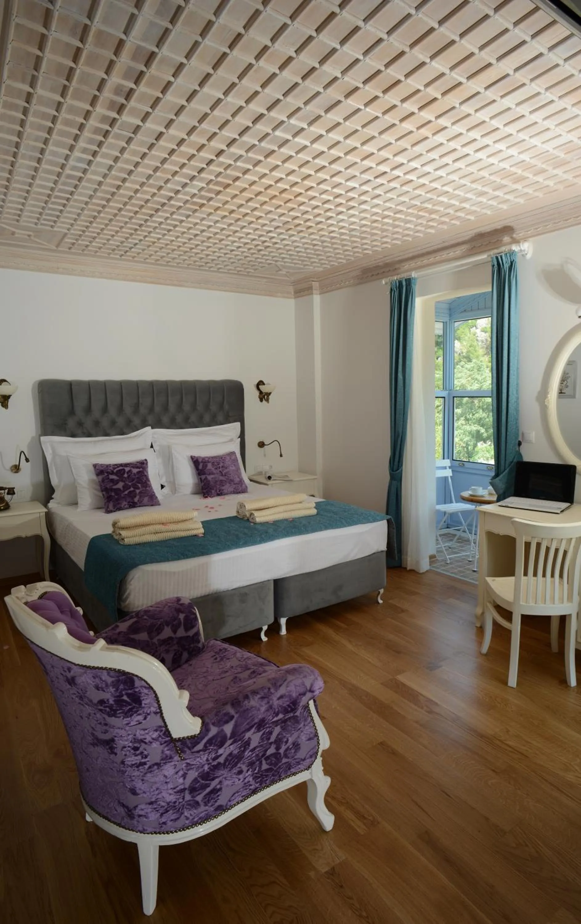 Photo of the whole room, Bed in Petunya Konak Boutique Hotel