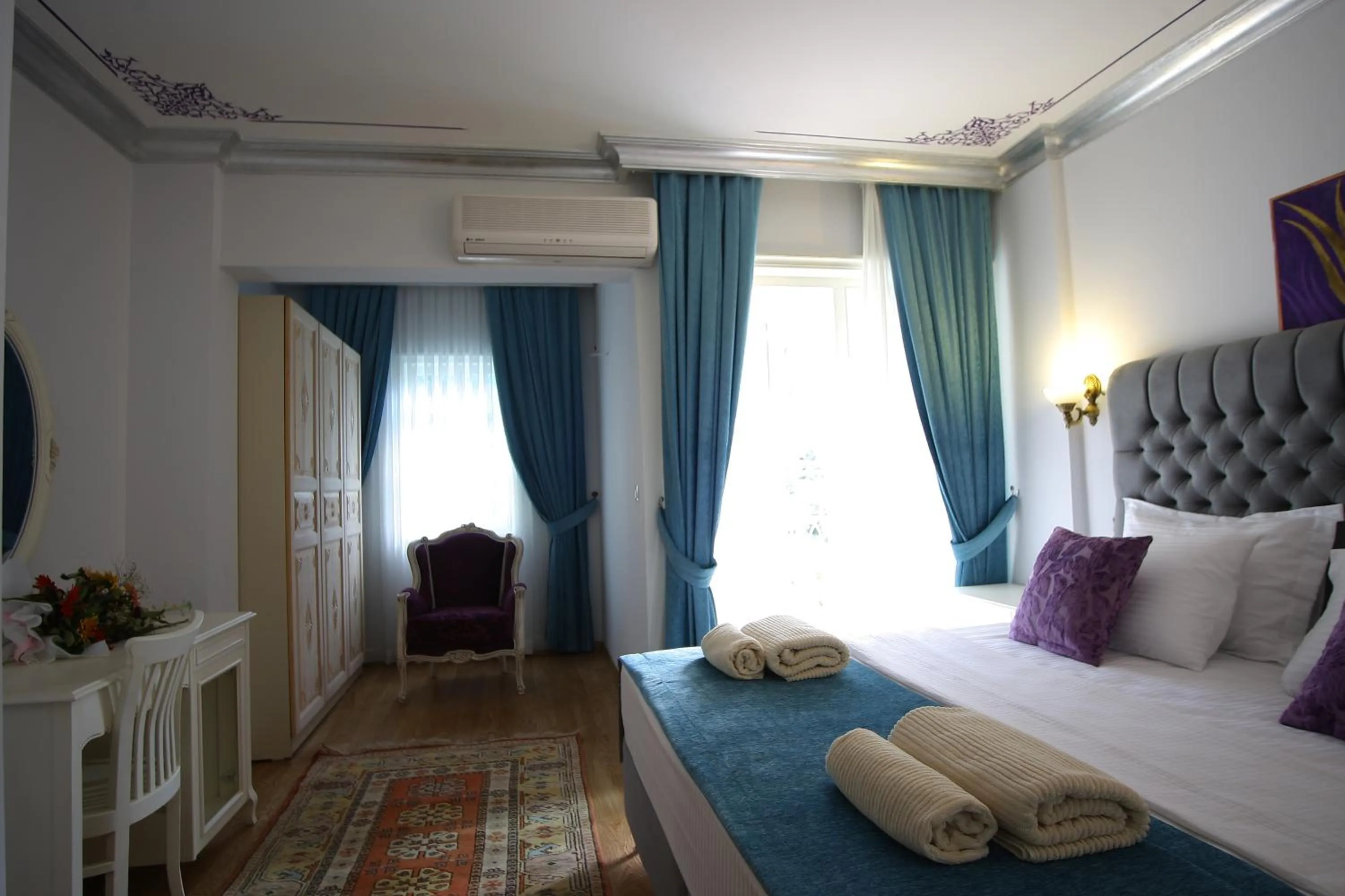 Photo of the whole room, Bed in Petunya Konak Boutique Hotel