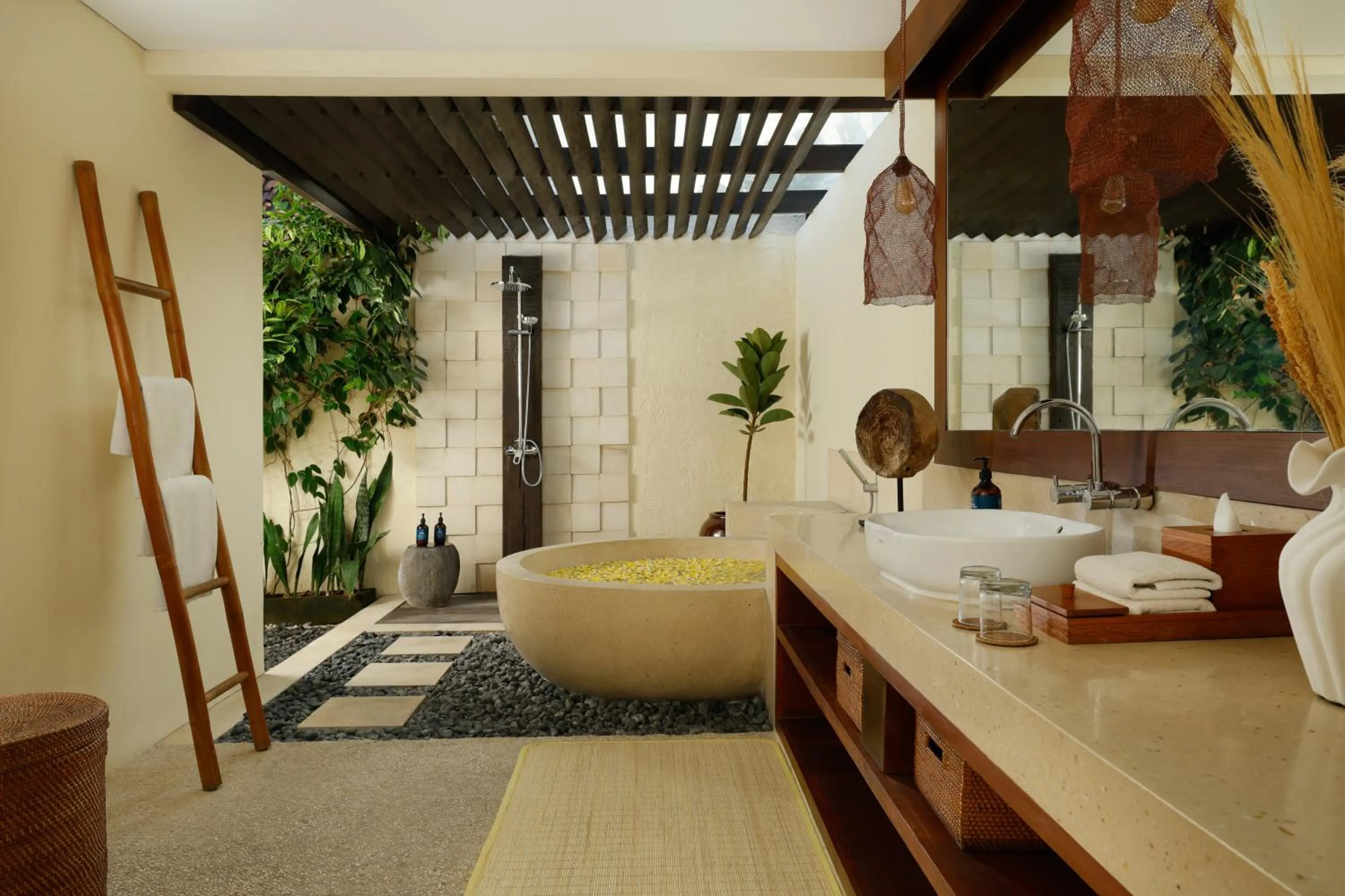 Bathroom in Villa Nelayan by Nakula