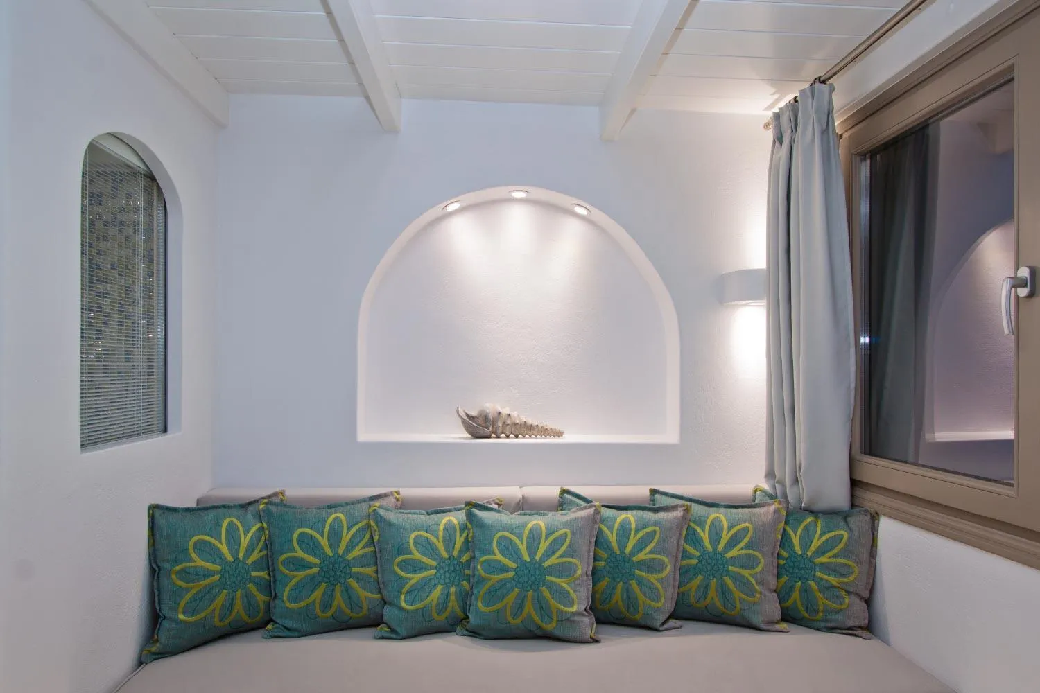 Living room in Nemesis