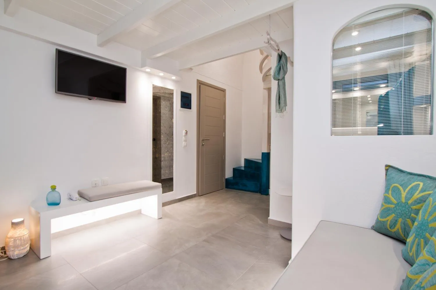 Living room in Nemesis