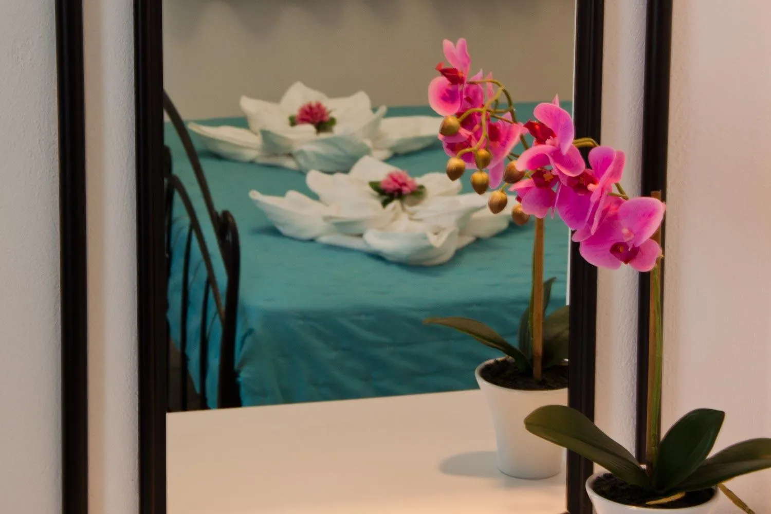 Photo of the whole room, Bed in Nemesis