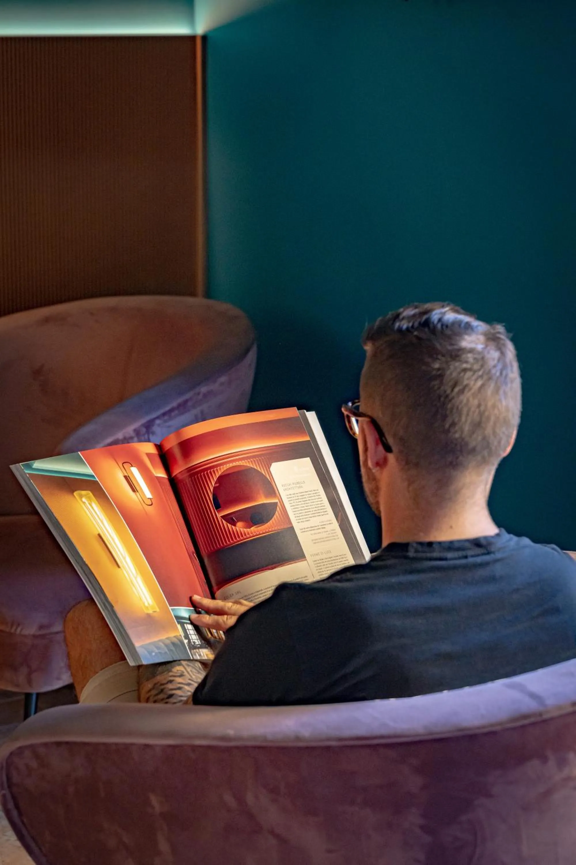 Communal lounge/ TV room in Hotel Miro'