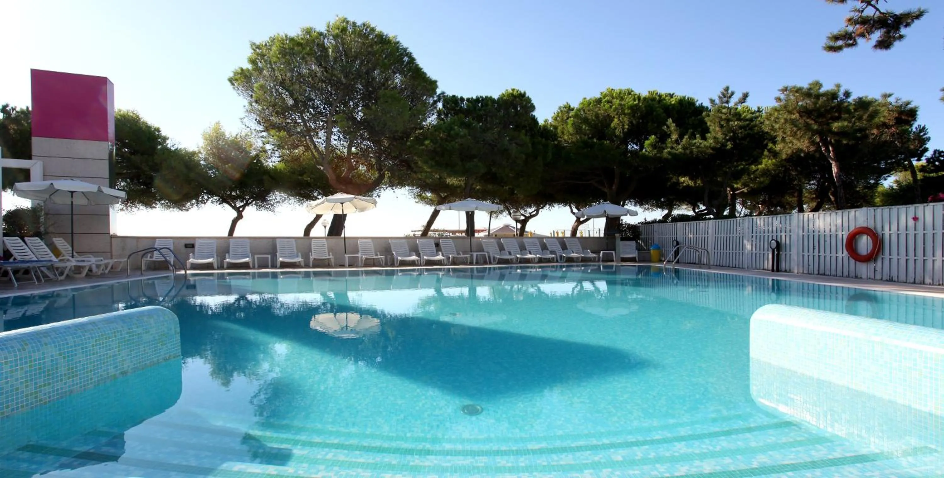 Swimming pool in Hotel Bristol