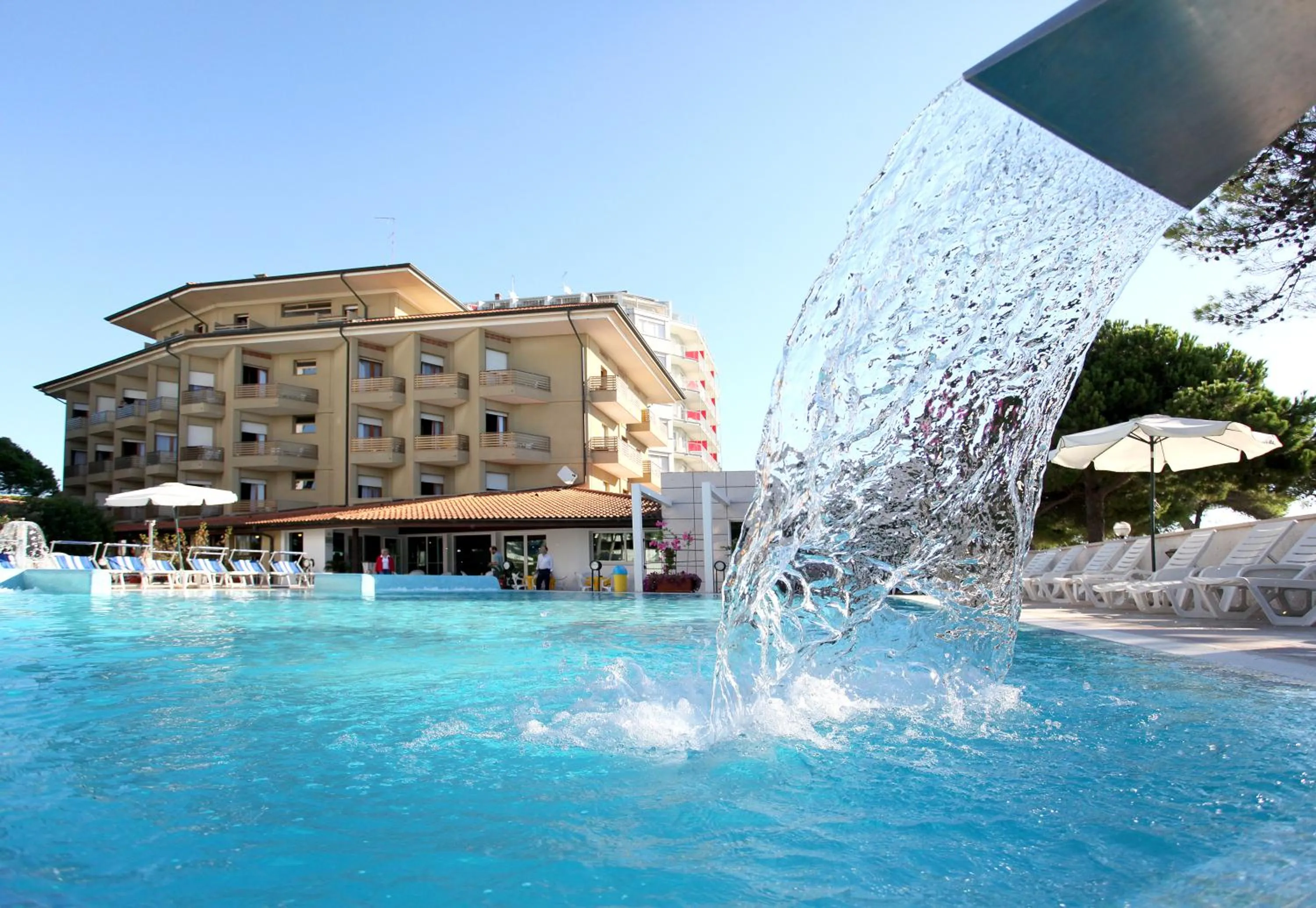 Property building in Hotel Bristol