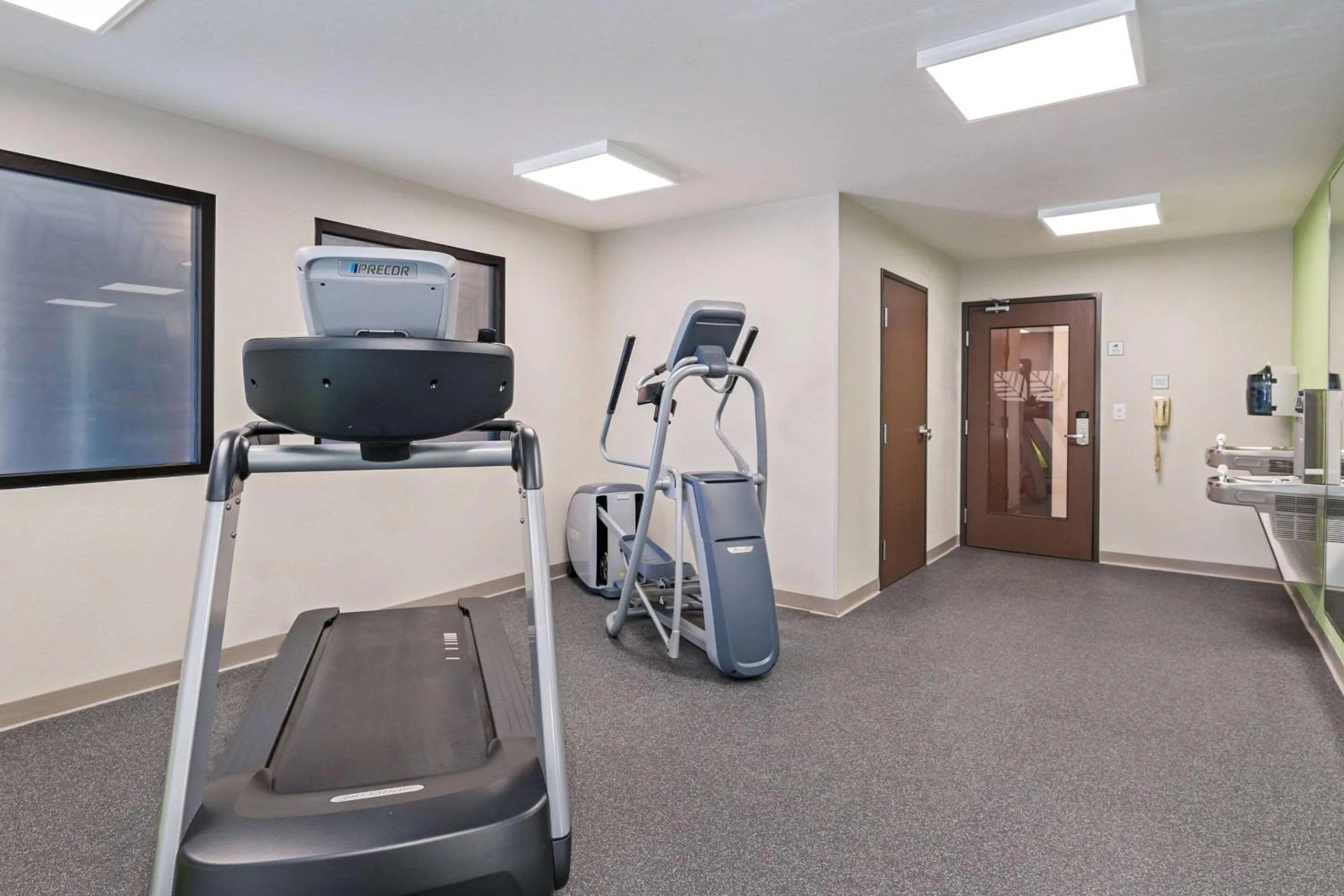 Fitness centre/facilities in WoodSpring Suites Davenport Quad Cities