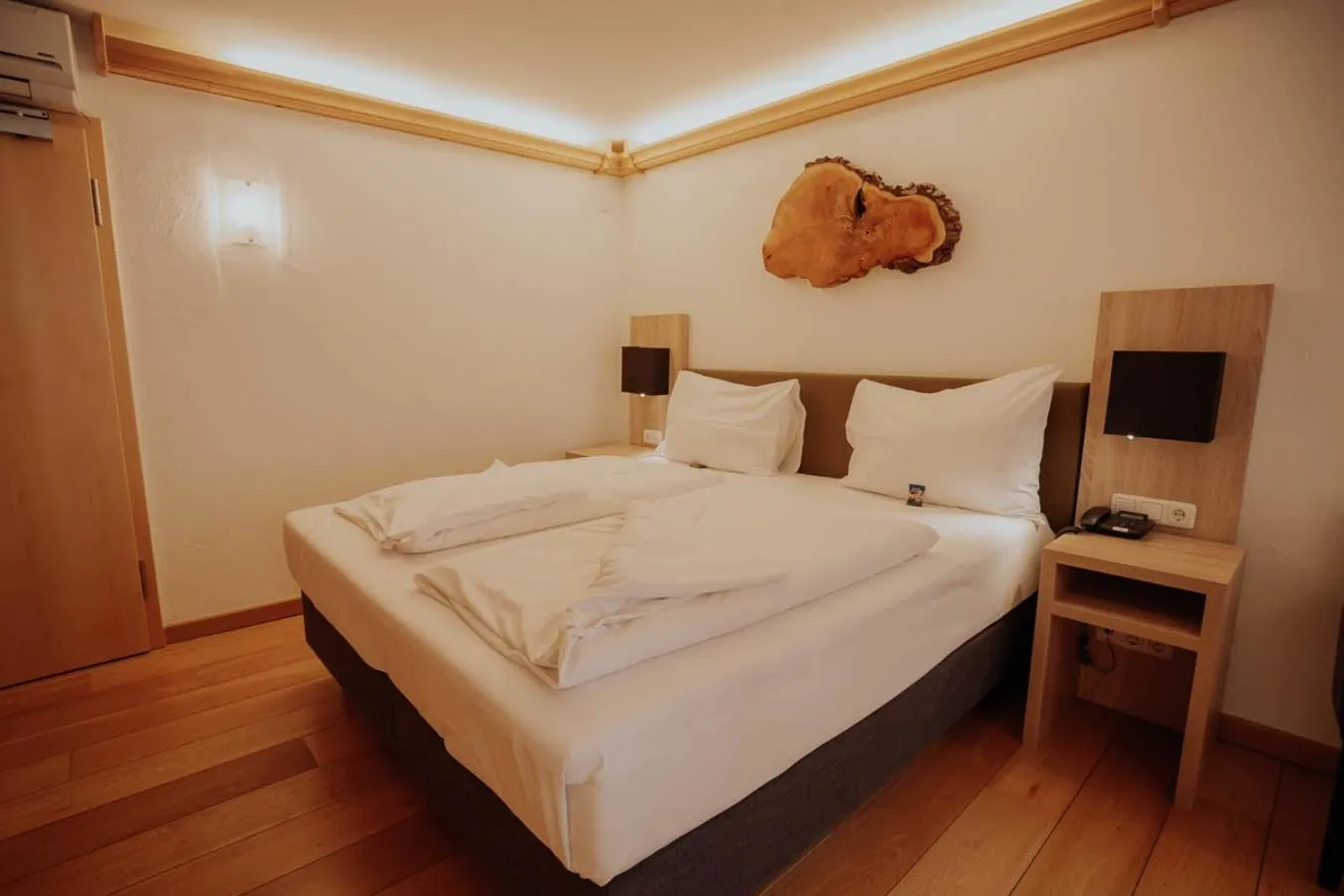 Bed in Hotel Gasthaus zur Sonne