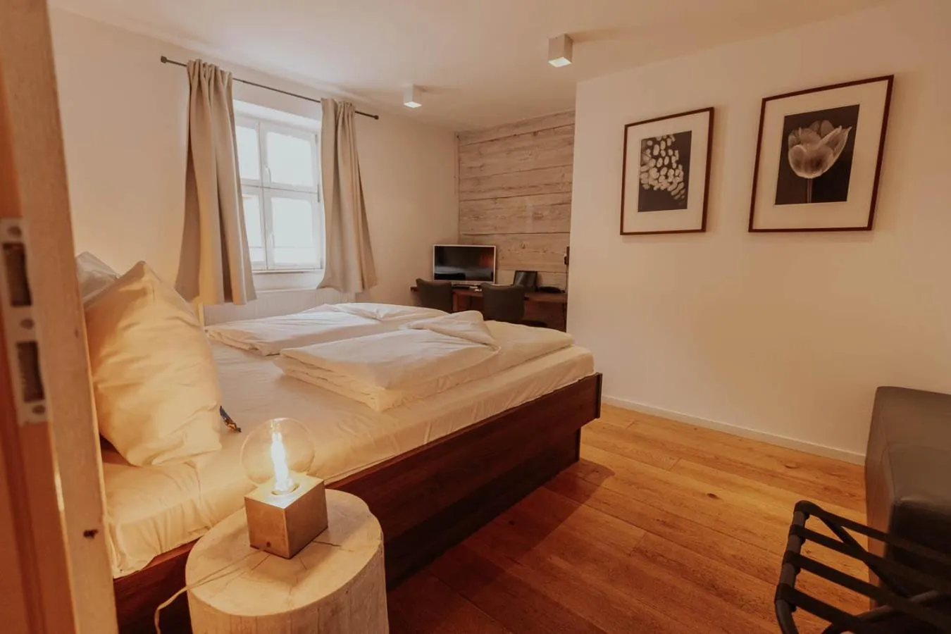 Bed in Hotel Gasthaus zur Sonne