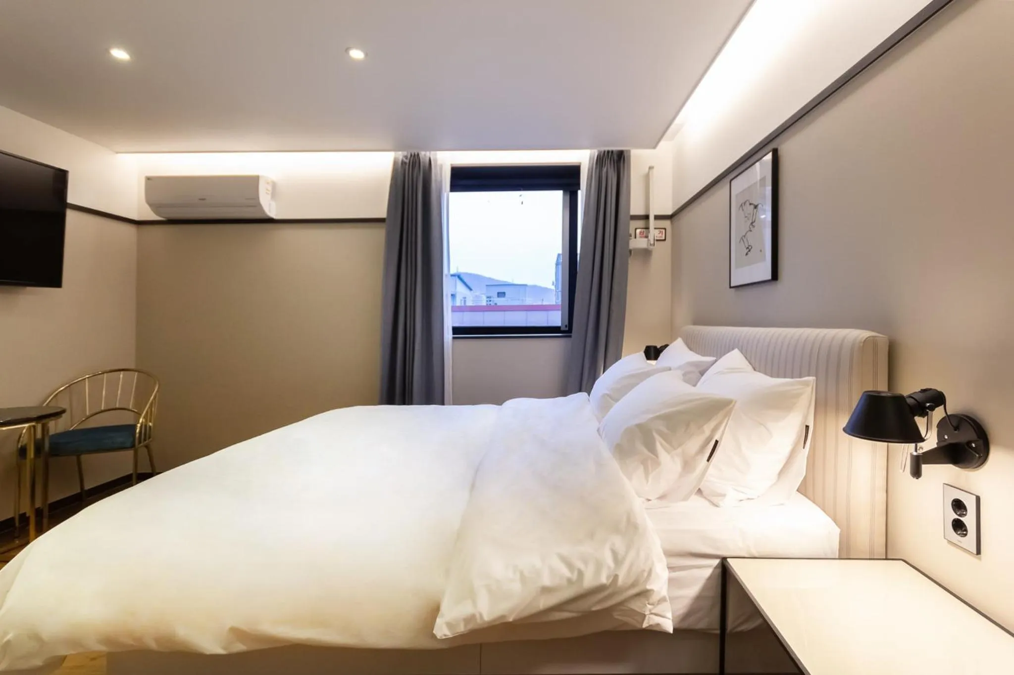 Bedroom, Bed in 브라운도트호텔 센텀시티 벡스코점