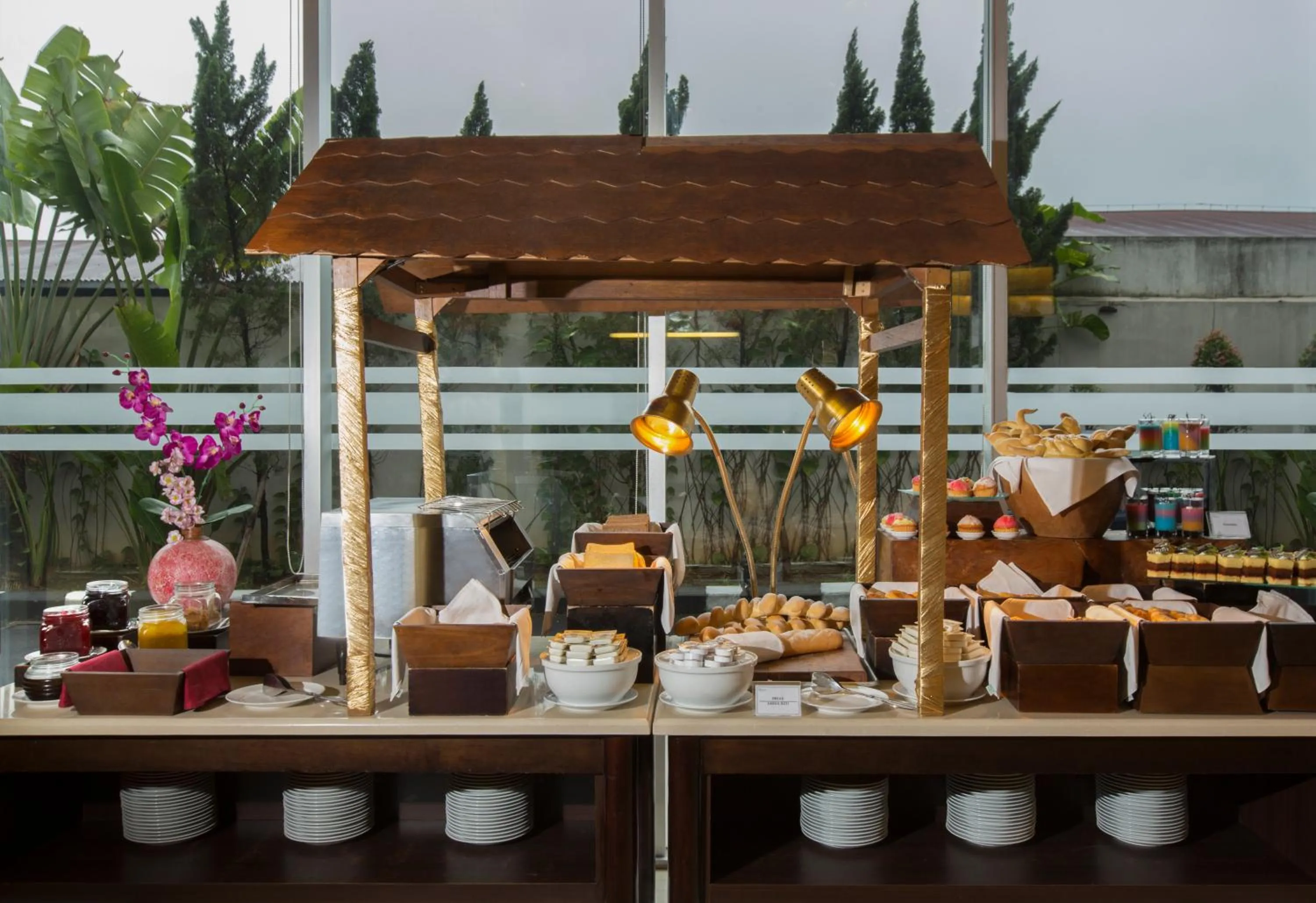 Restaurant/places to eat in Atria Hotel Magelang