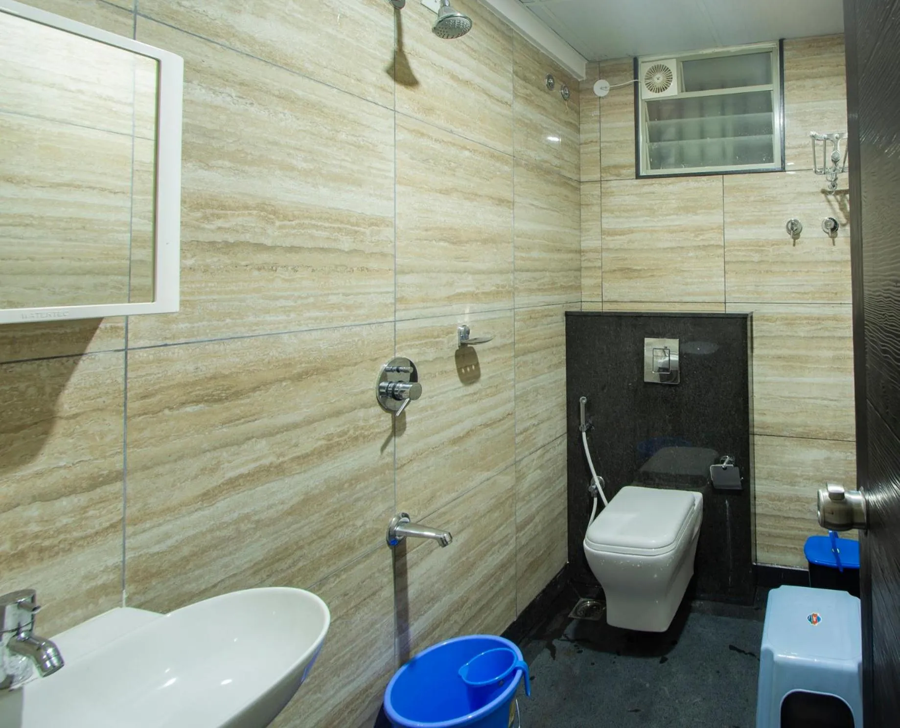 Bathroom in Dunhill Jungle View