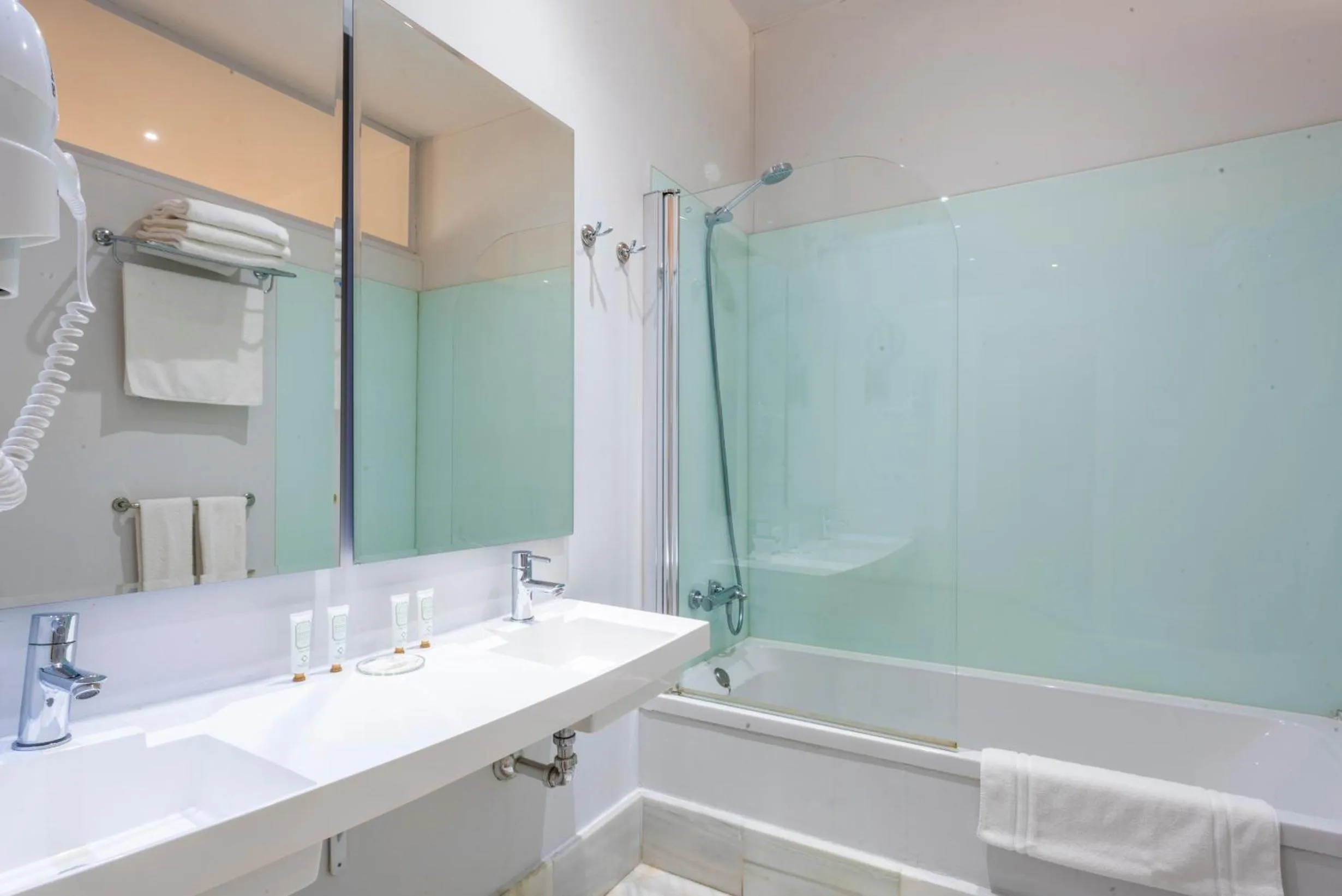 Suites Sevilla Plaza