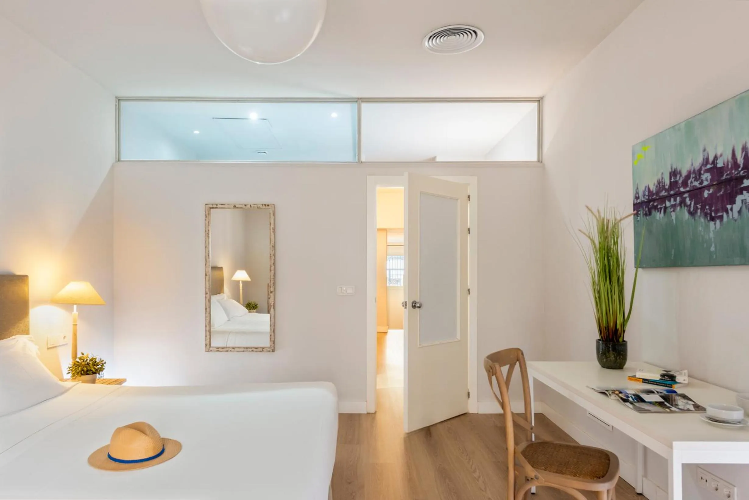 Bed in Suites Sevilla Plaza