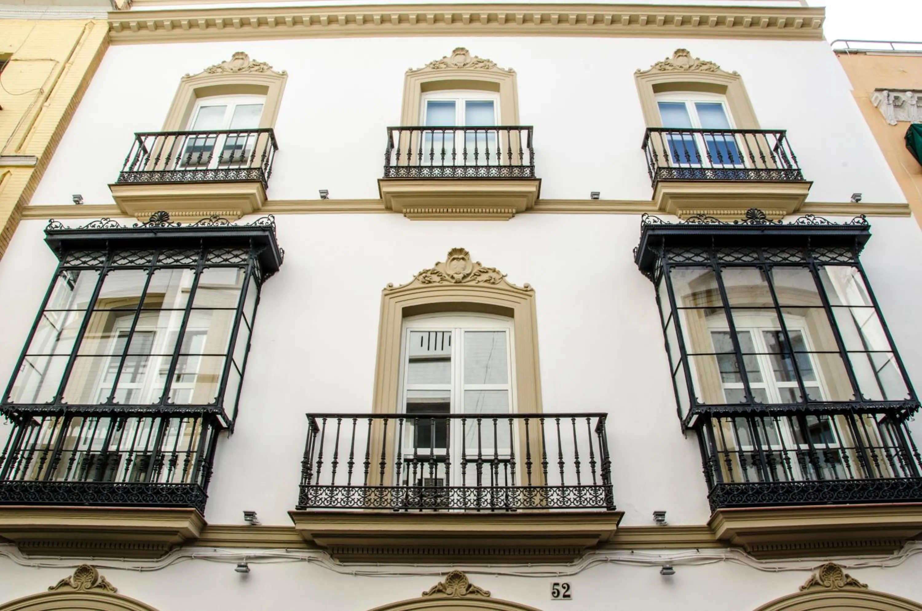 Facade/entrance in Suites Sevilla Plaza