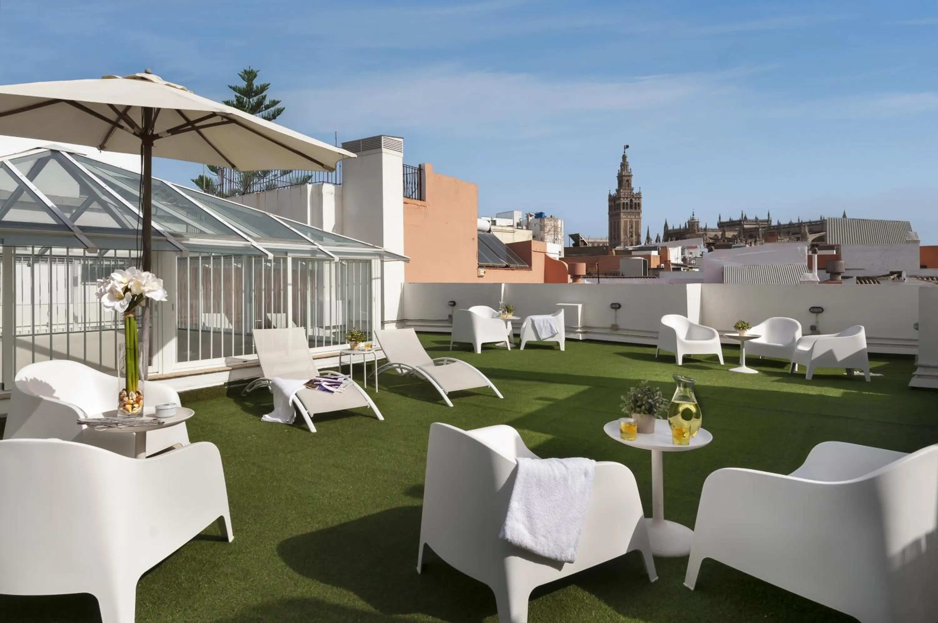 Solarium in Suites Sevilla Plaza