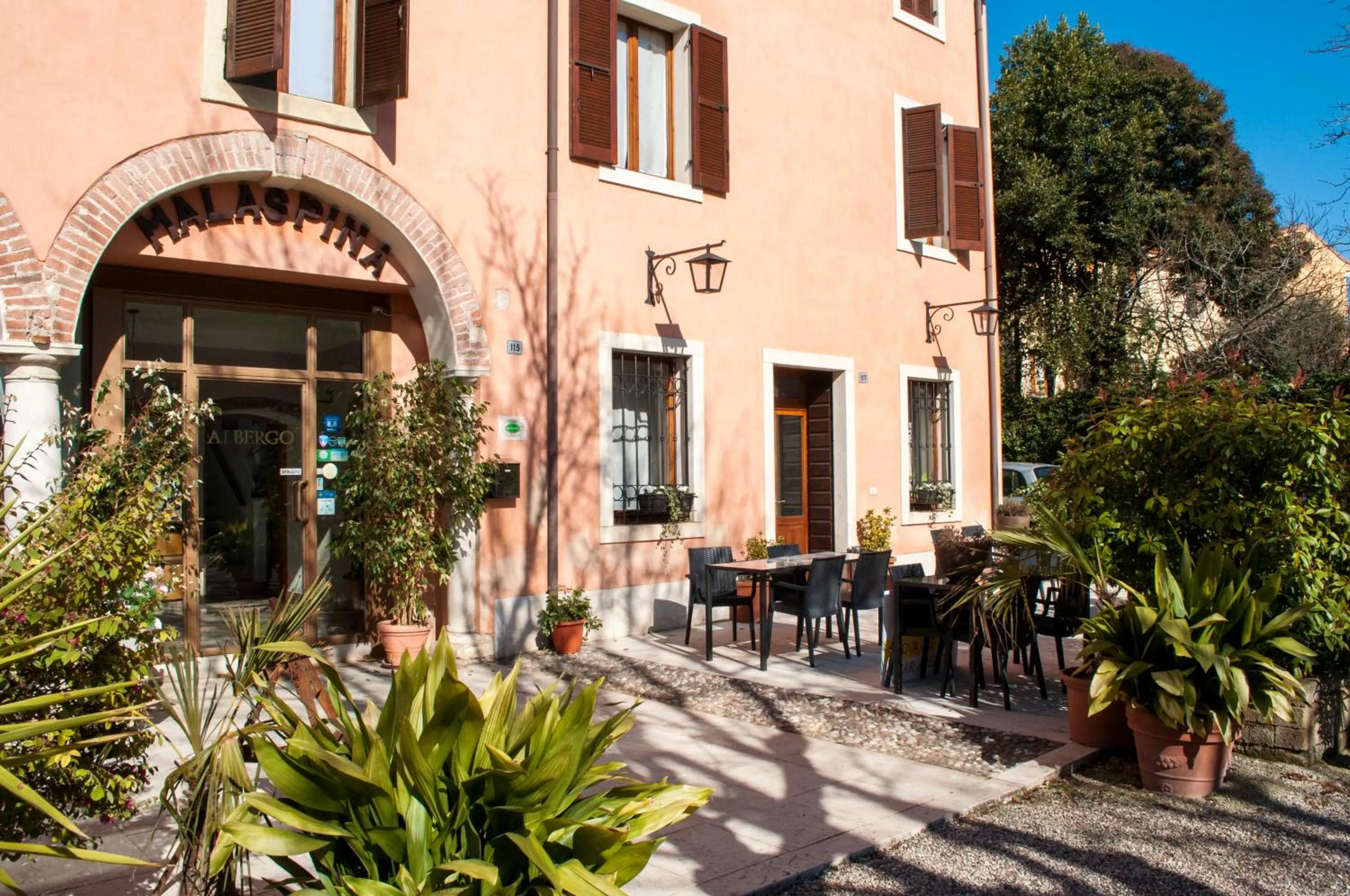 Facade/entrance in Boutique Hotel Corte Malaspina