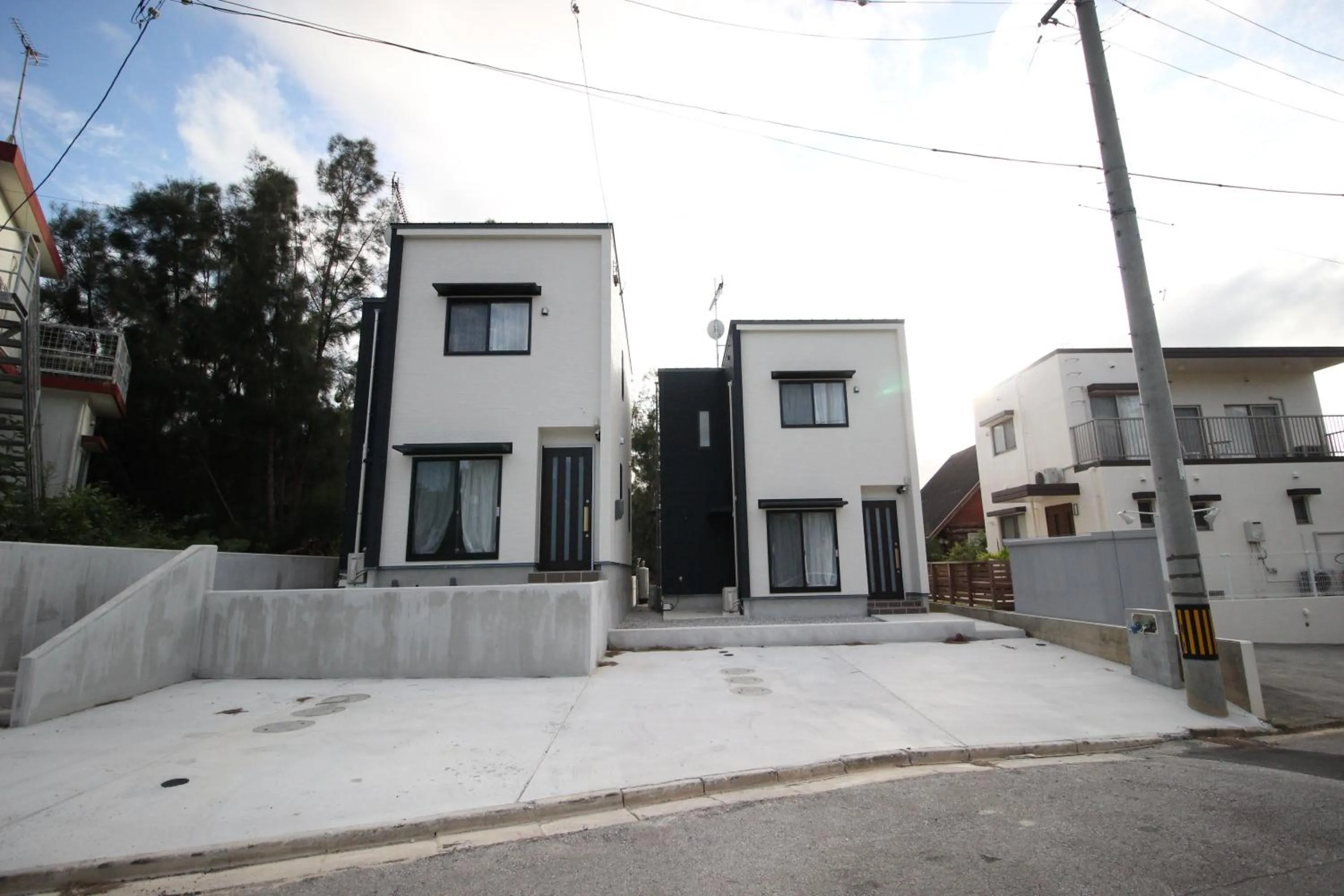 Property building in Akizero Onnason