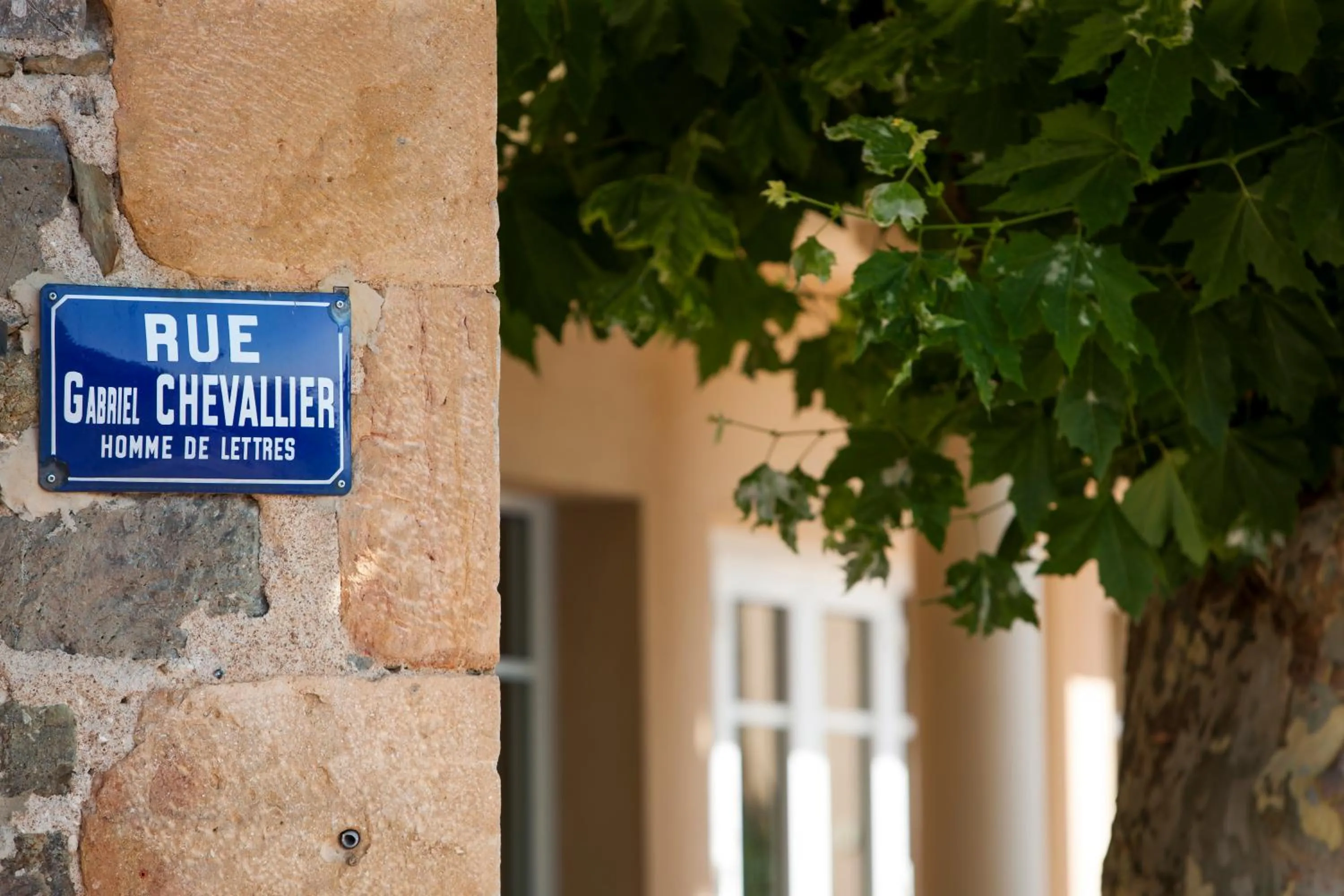 Facade/entrance in Auberge de Clochemerle - Spa & Restaurant gastronomique étoilé