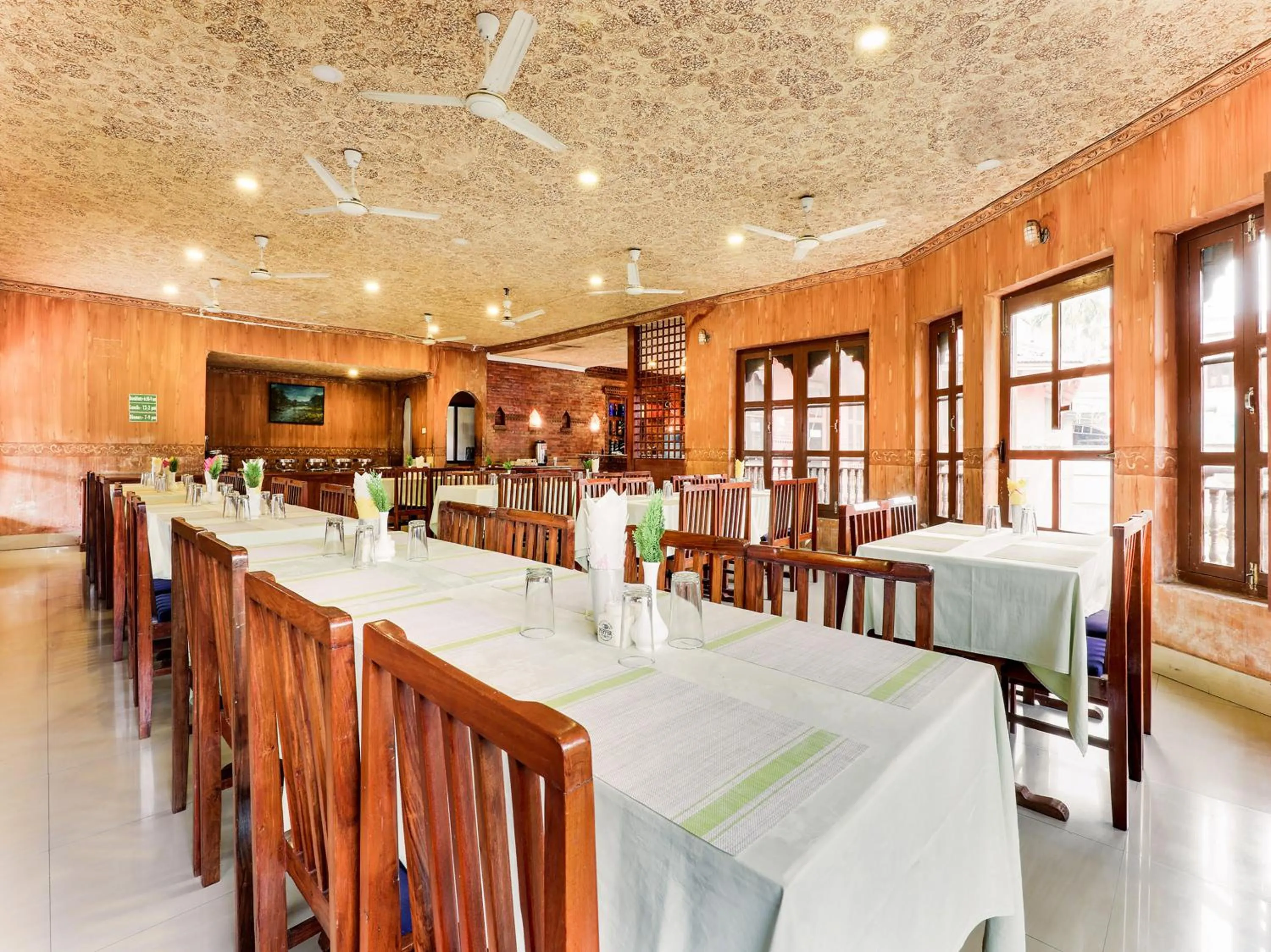 Restaurant/places to eat in Hotel Wildlife Camp