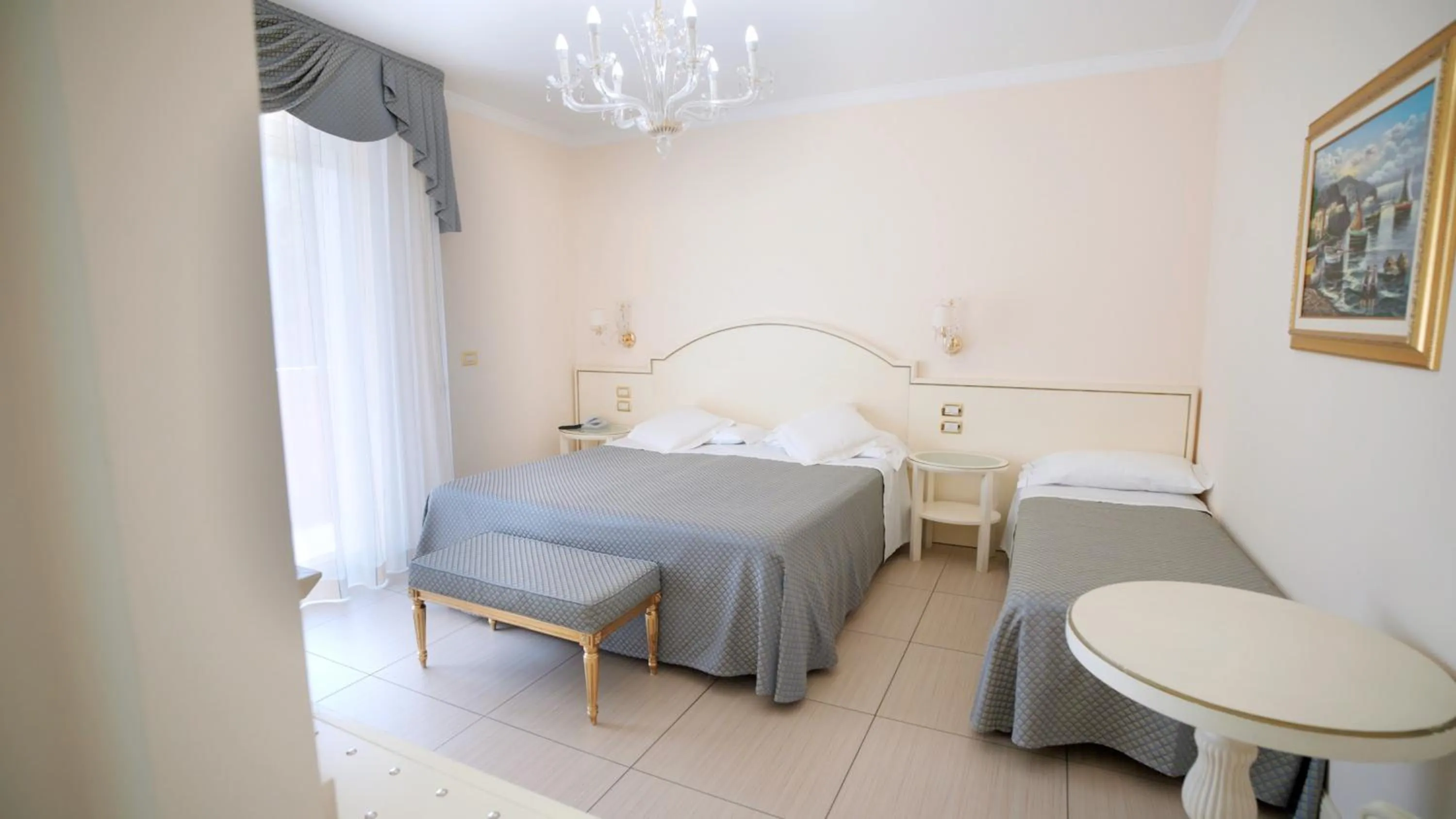 Bedroom in Hotel Globus