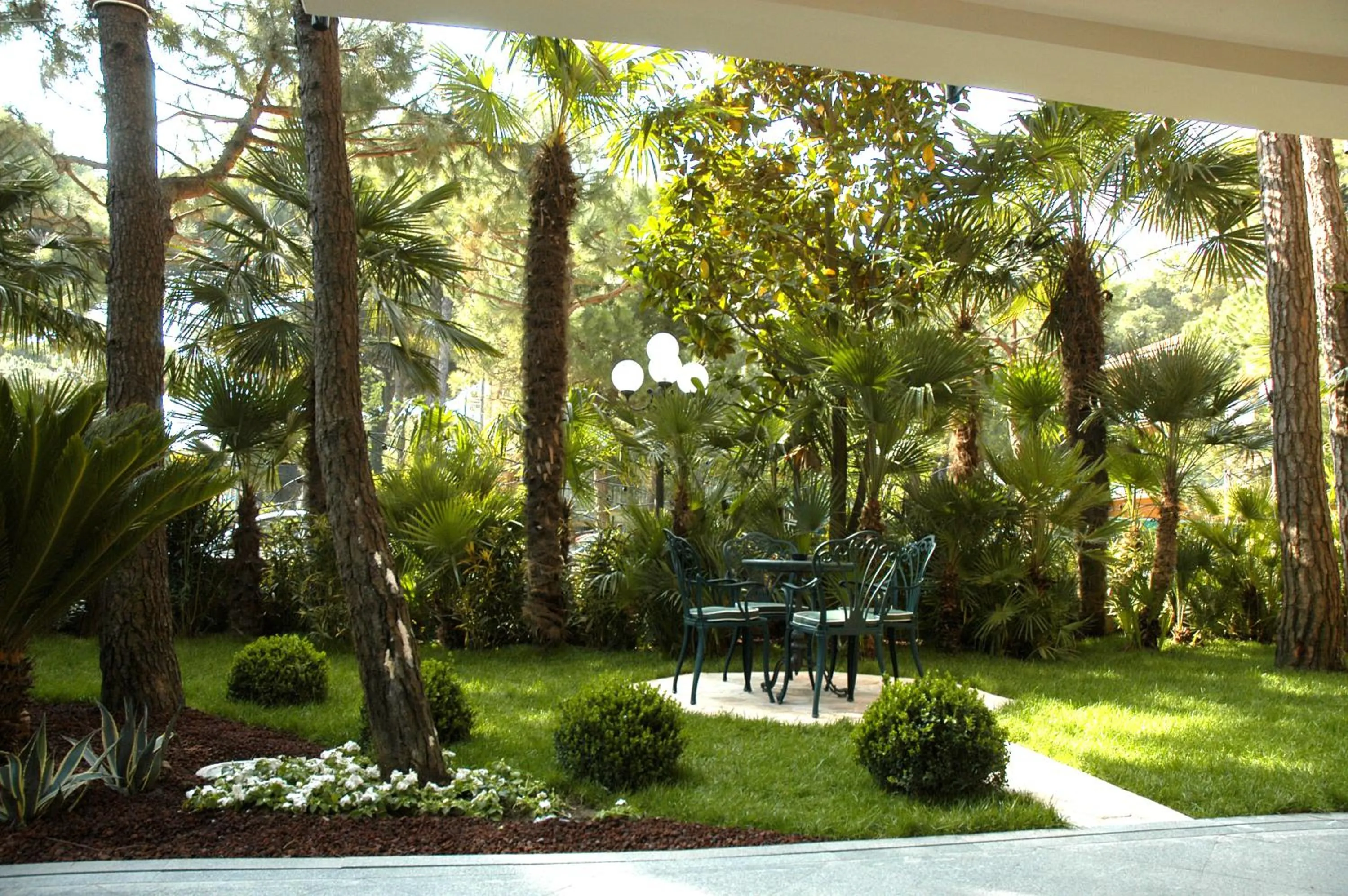 Garden in Hotel Globus, Sure Hotel Collection by Best Western